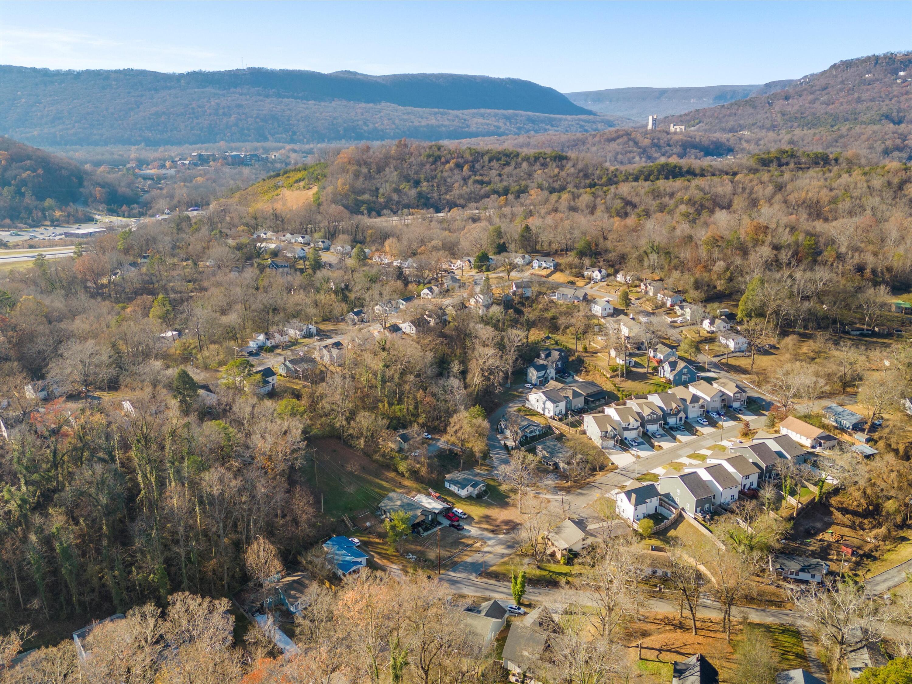 202 Hedgewood Dr