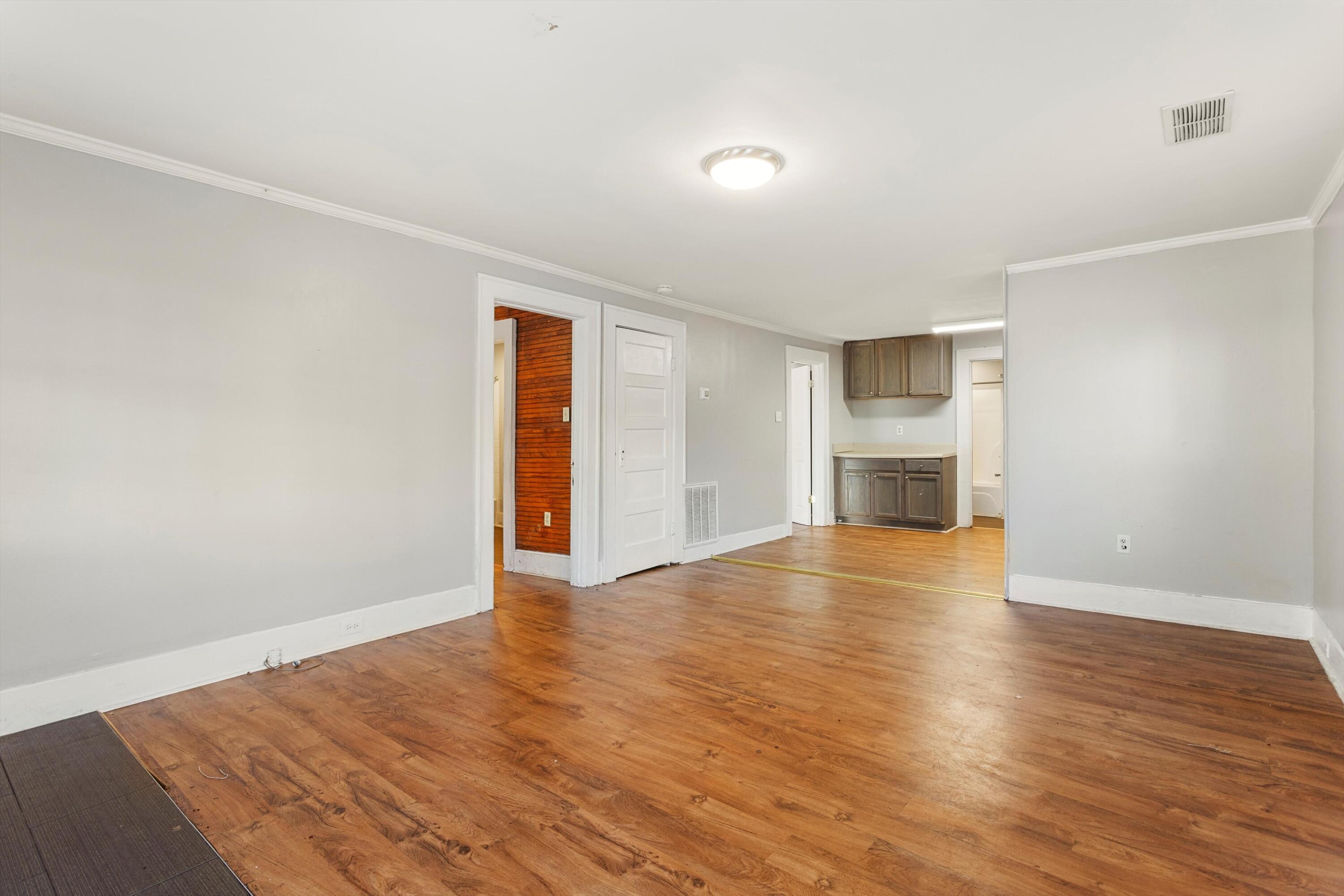 202 Hedgewood Dr
