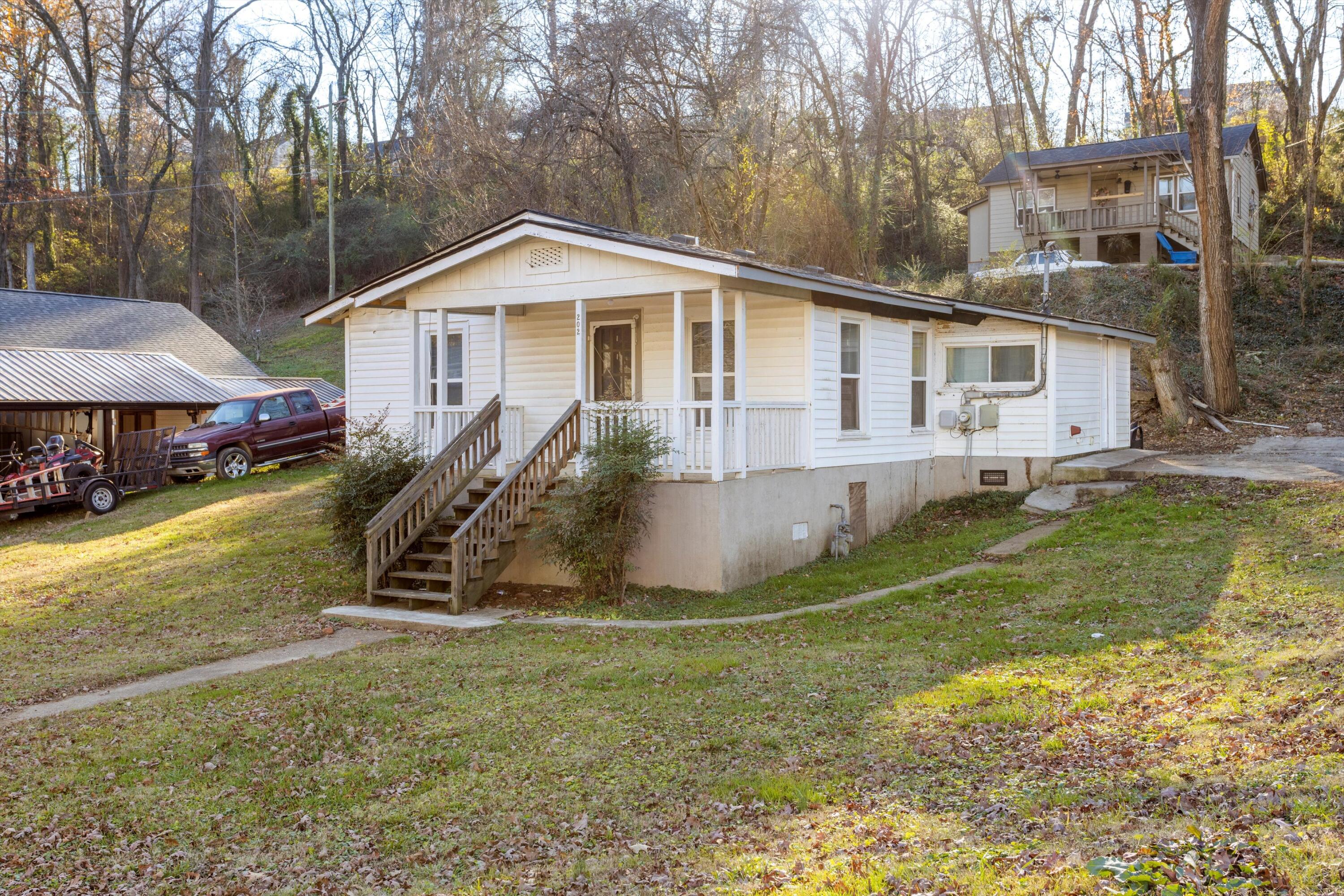202 Hedgewood Dr