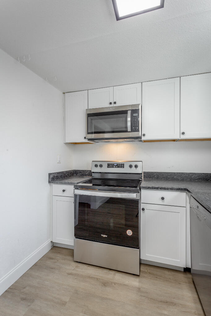198 Little St
