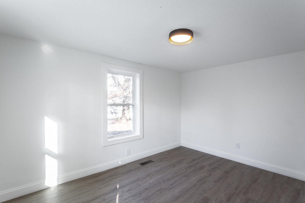 198 Little St
