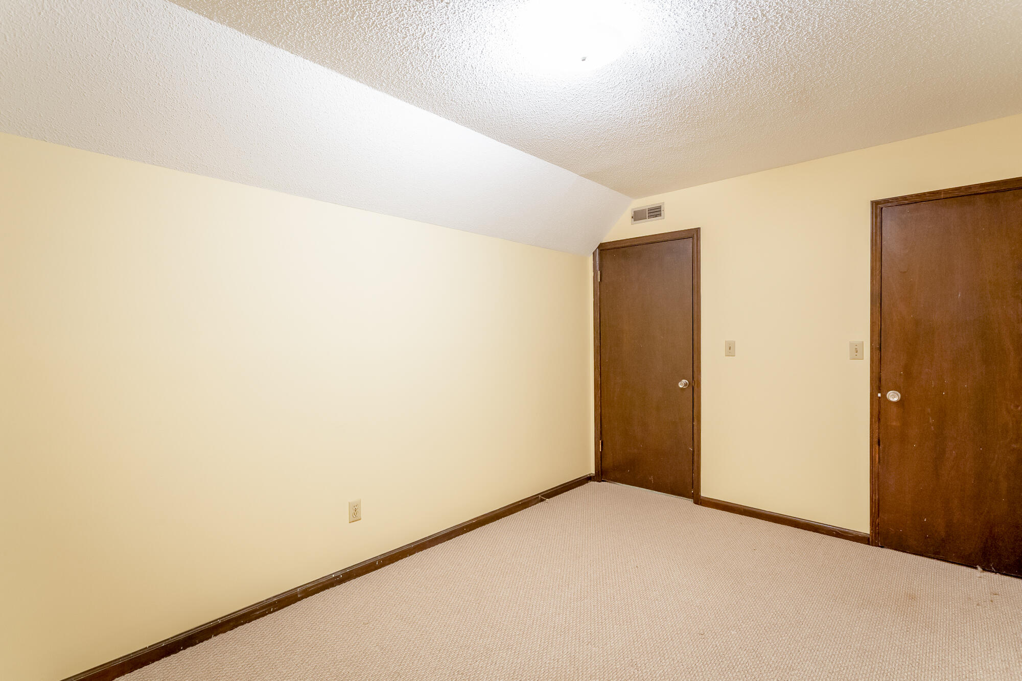 2952 Old Britain Circle