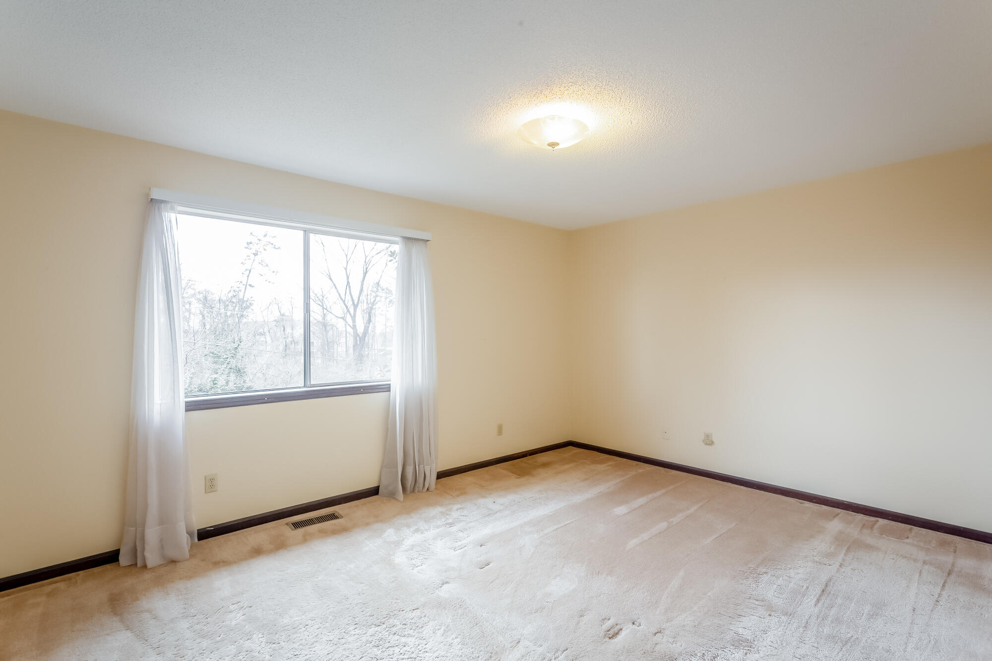 2952 Old Britain Circle