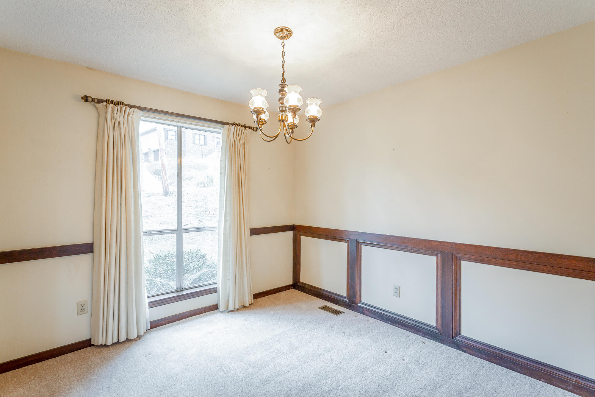 2952 Old Britain Circle