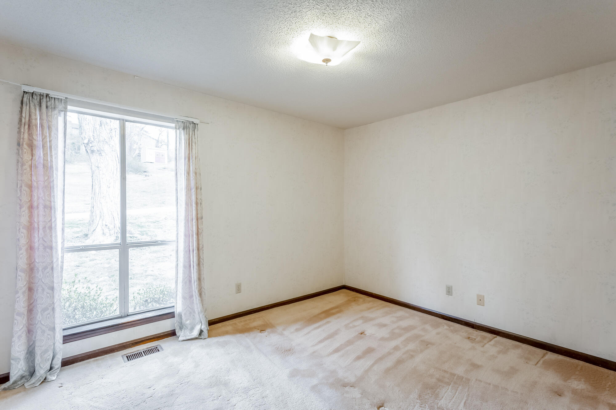 2952 Old Britain Circle