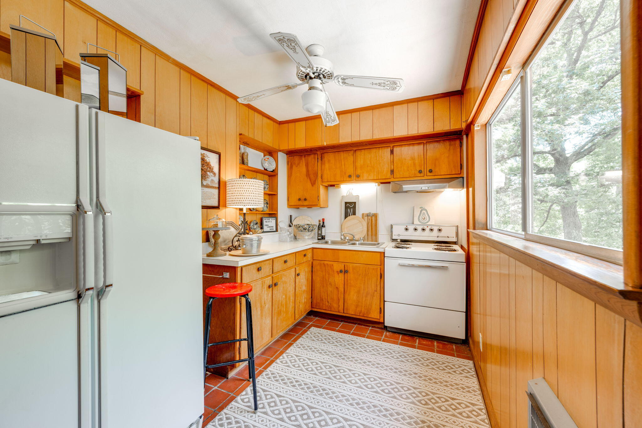 1403 Taft Highway