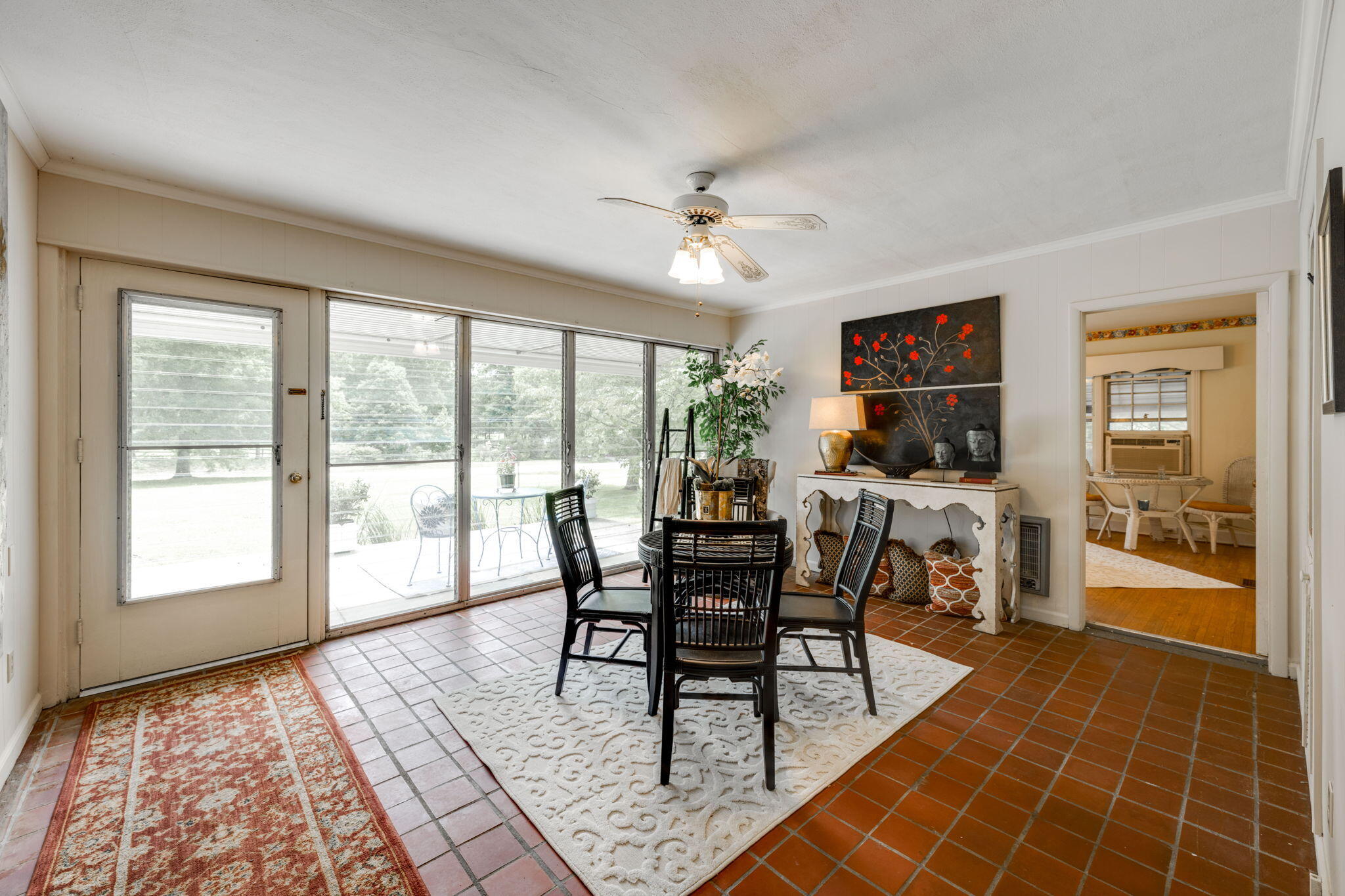 1403 Taft Highway