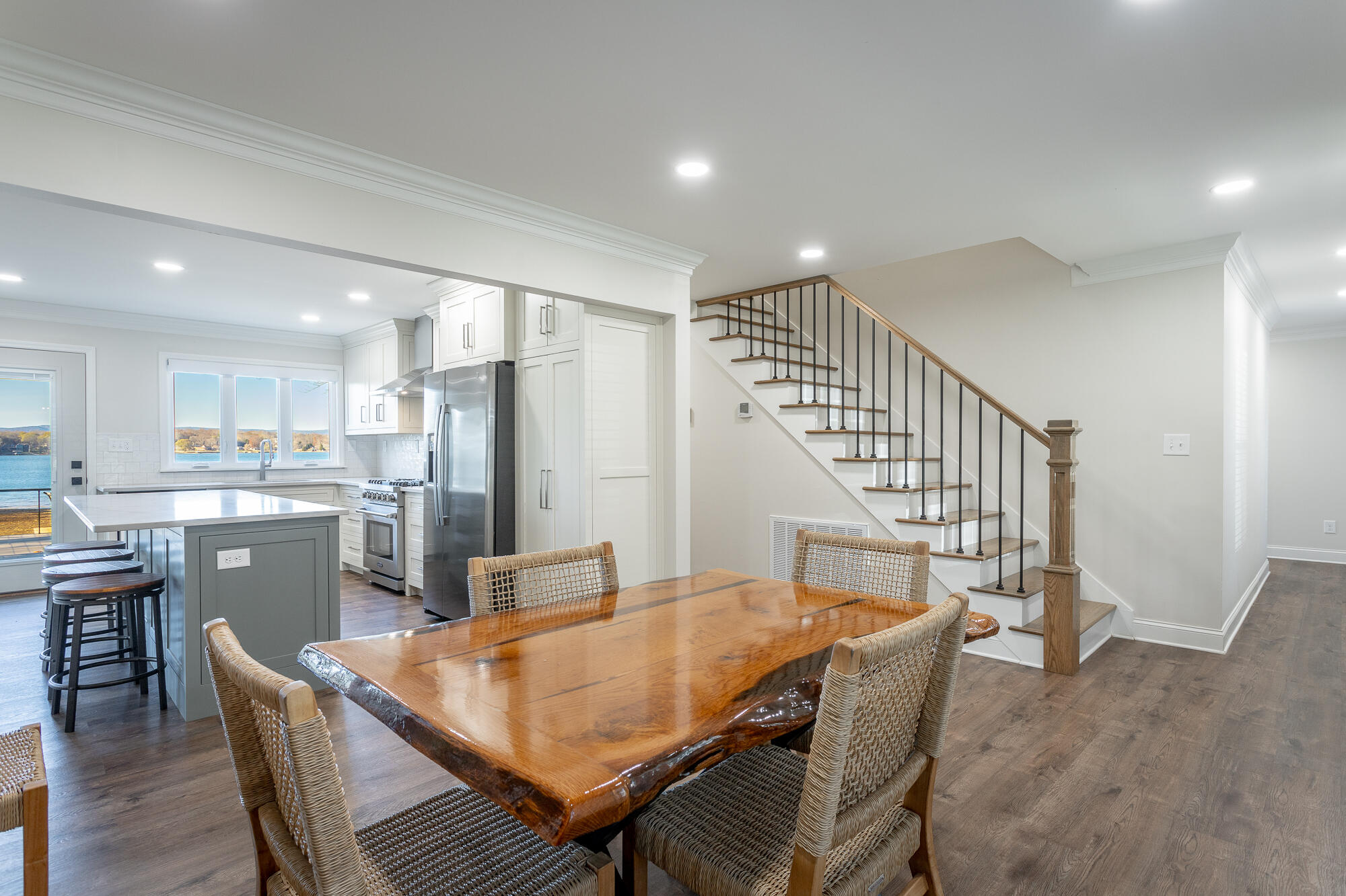 5701 Island View Drive