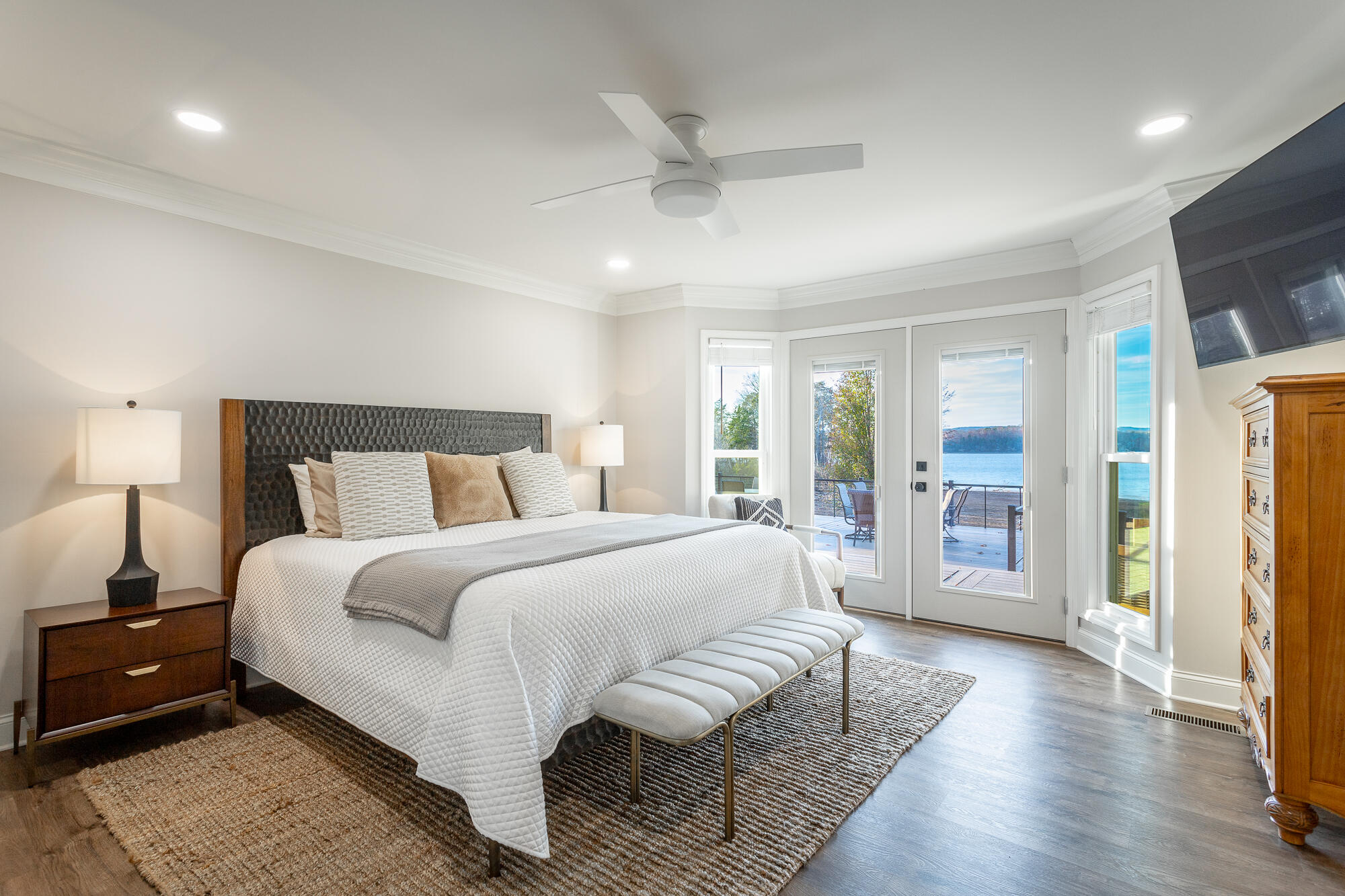 5701 Island View Drive