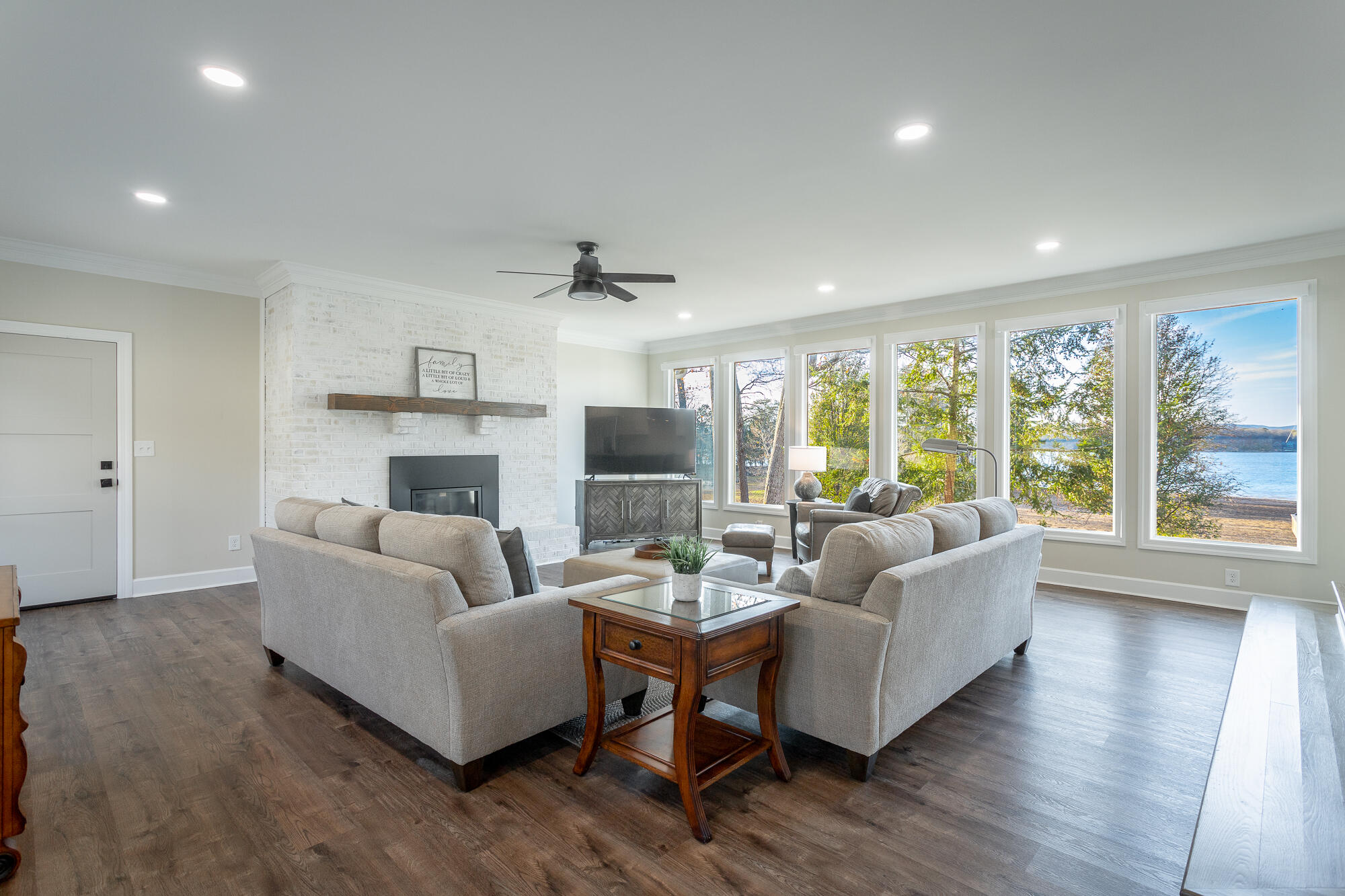 5701 Island View Drive