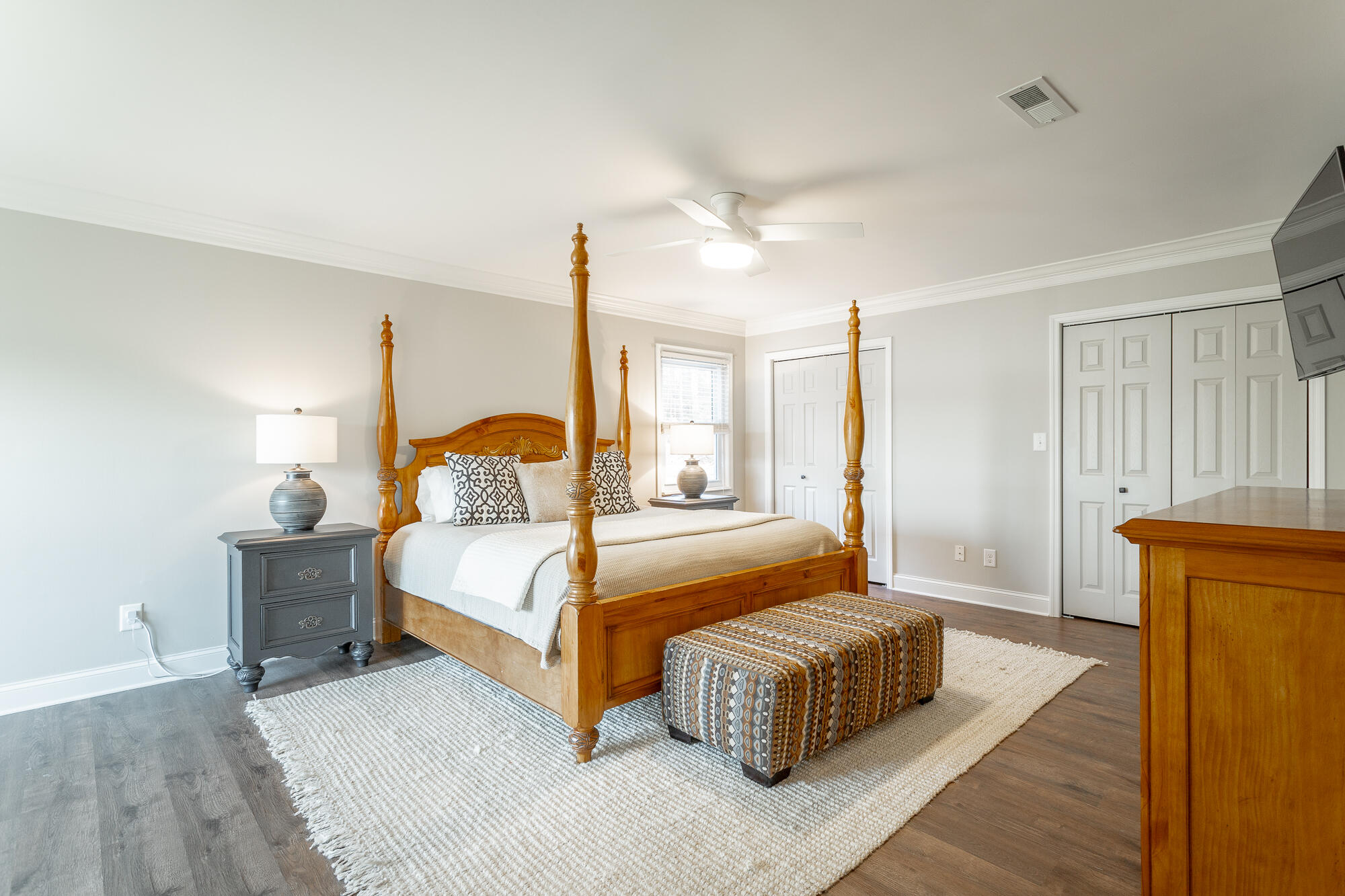 5701 Island View Drive