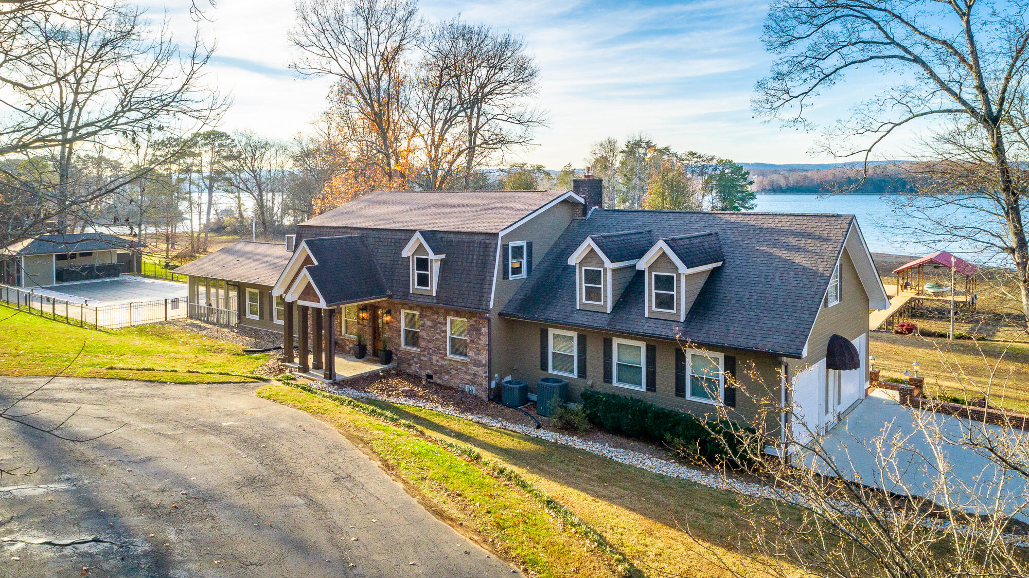 5701 Island View Drive