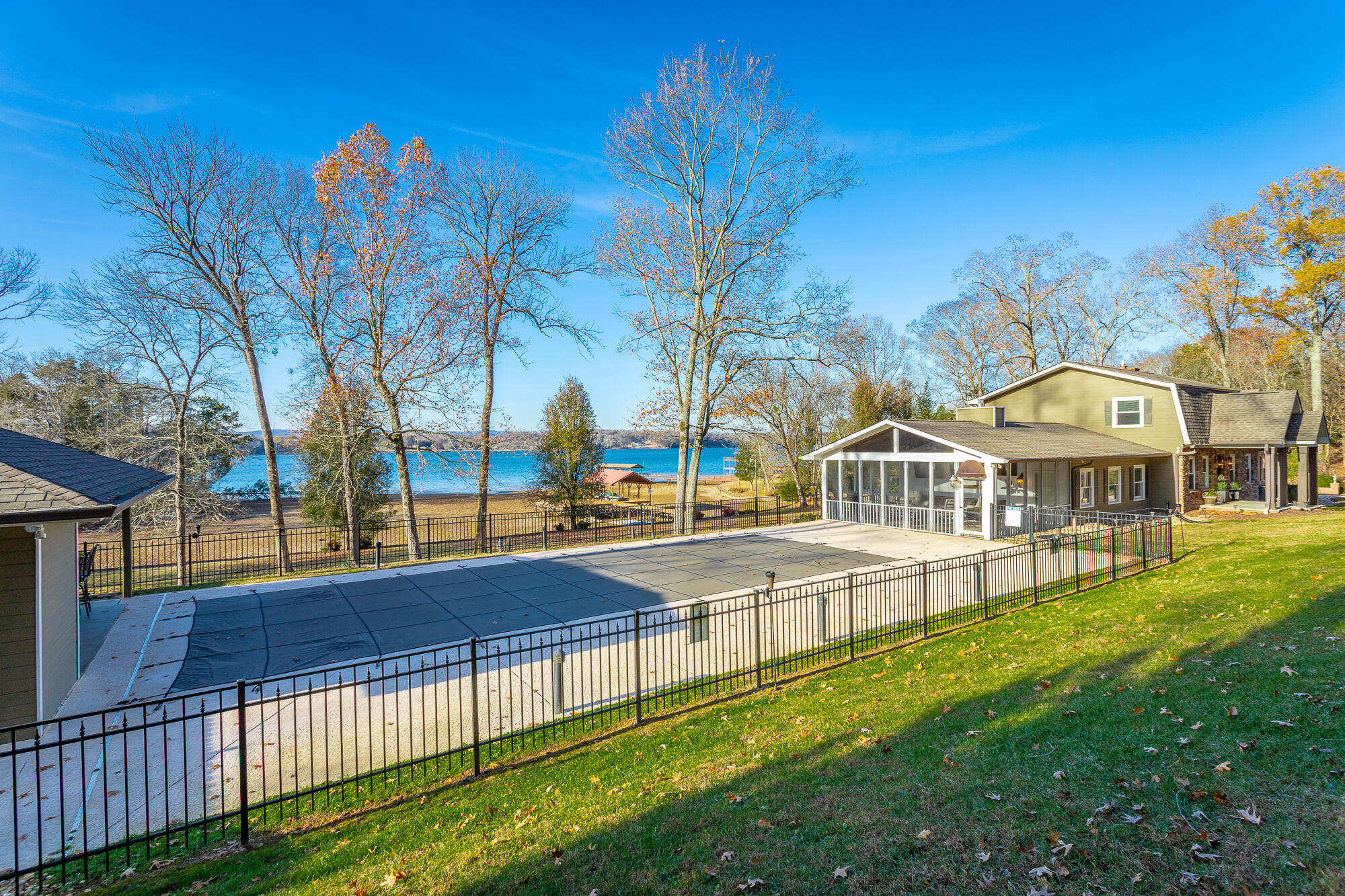 5701 Island View Drive