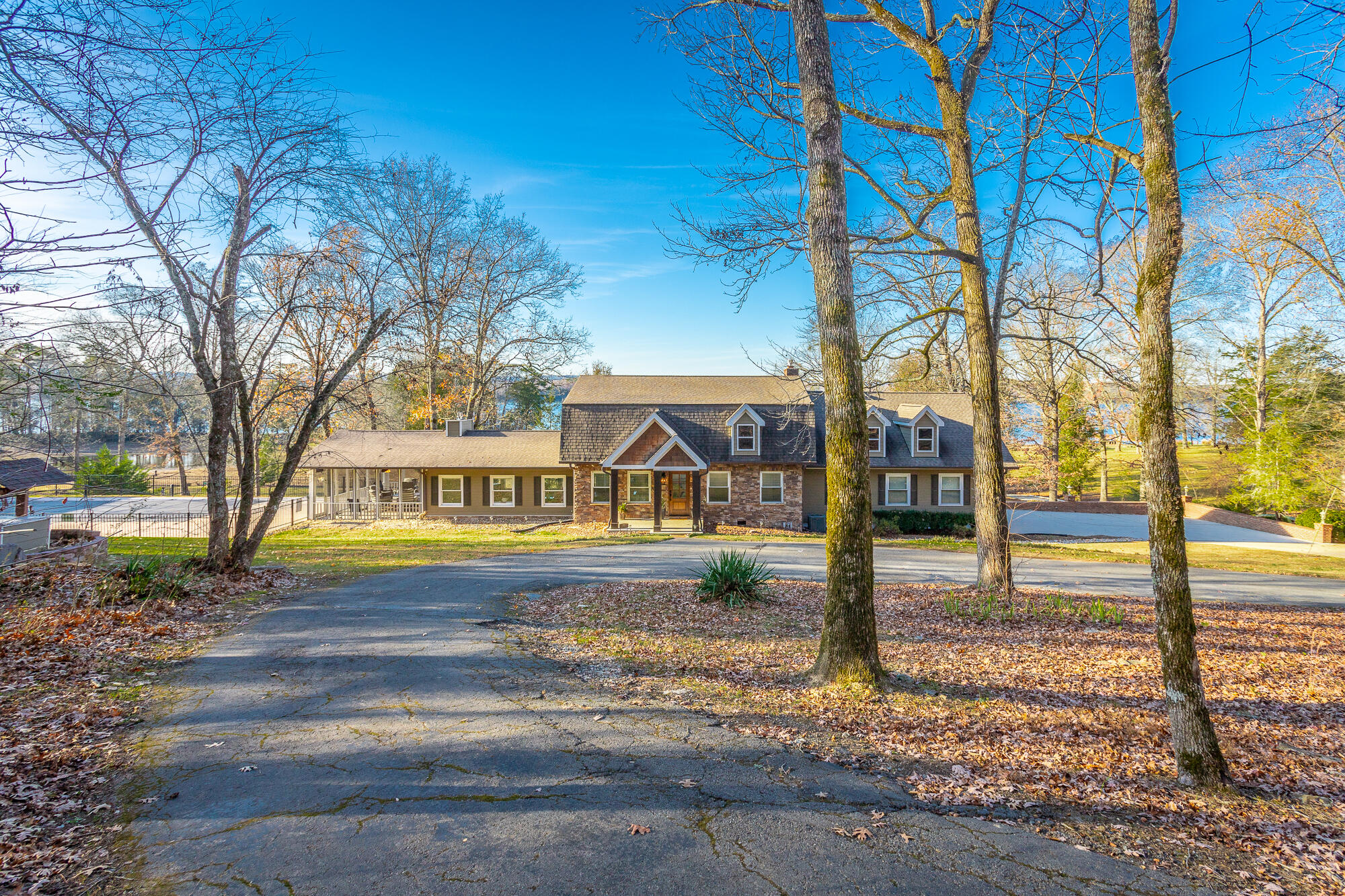 5701 Island View Drive