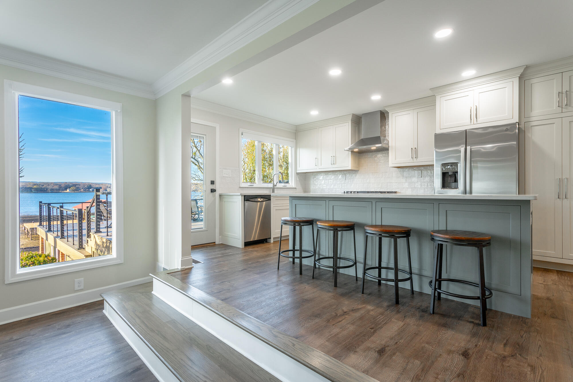 5701 Island View Drive