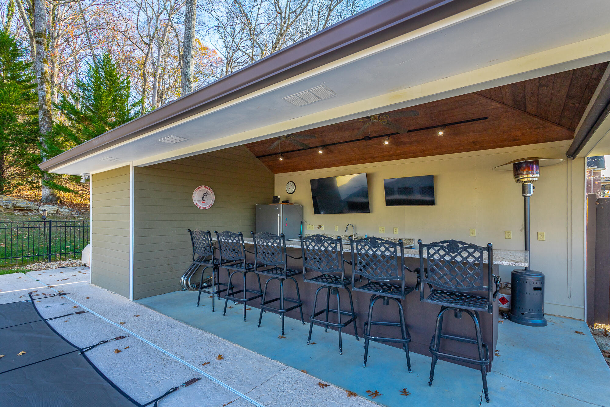 5701 Island View Drive
