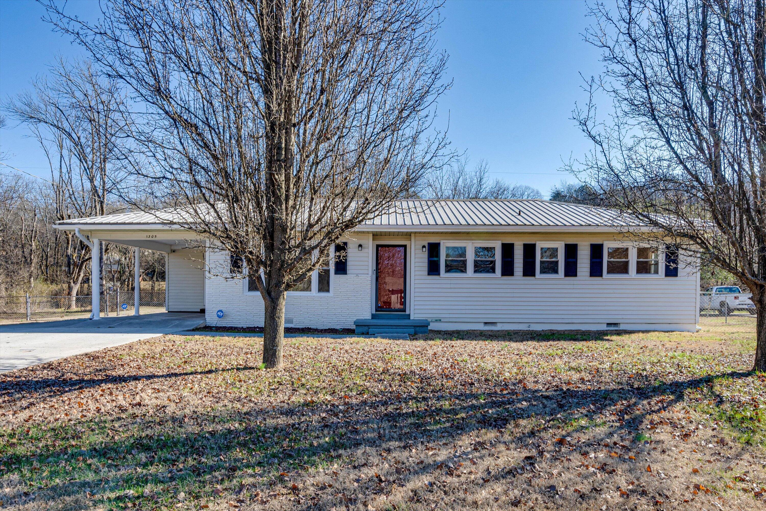 1305 SW Blount Avenue