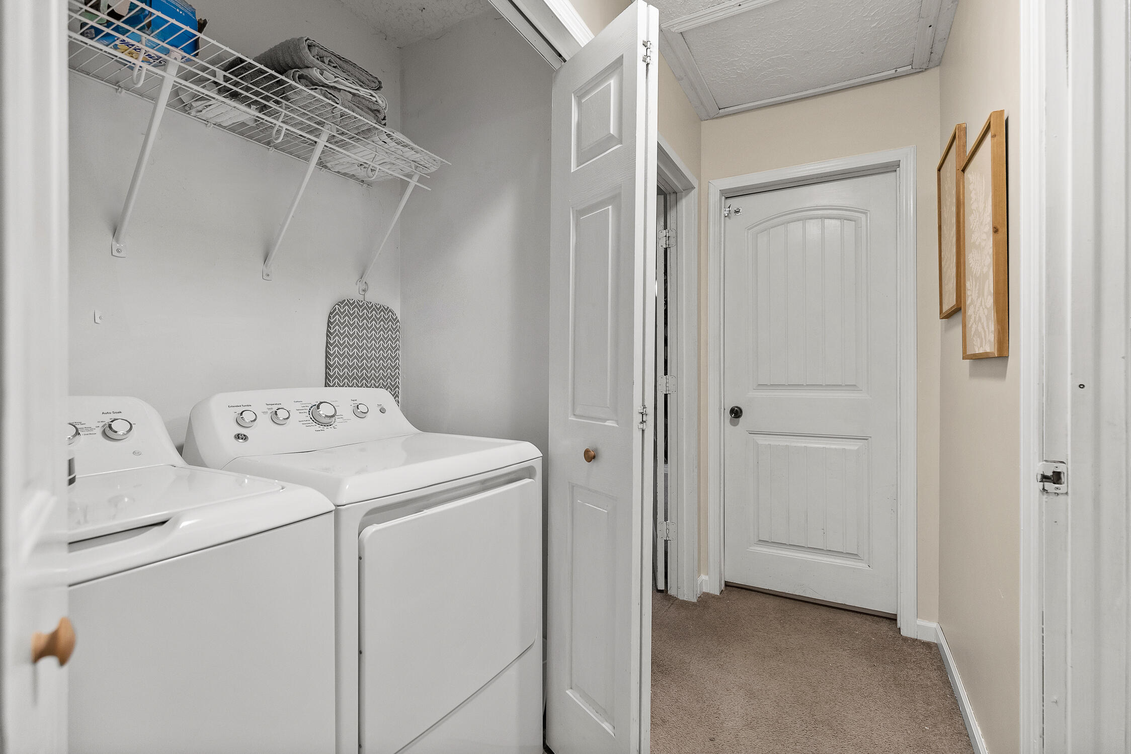 302 Rogers Ln