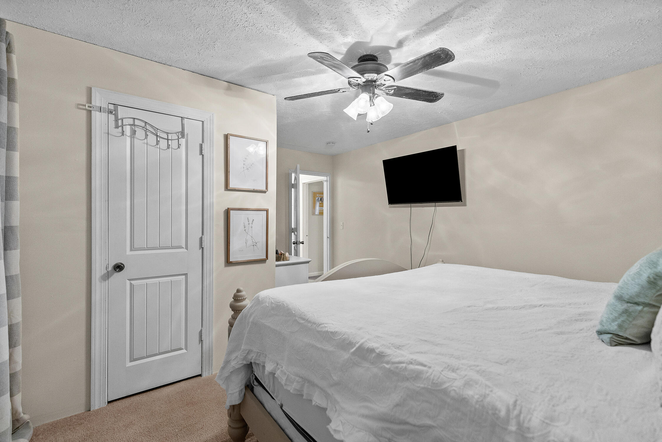 302 Rogers Ln