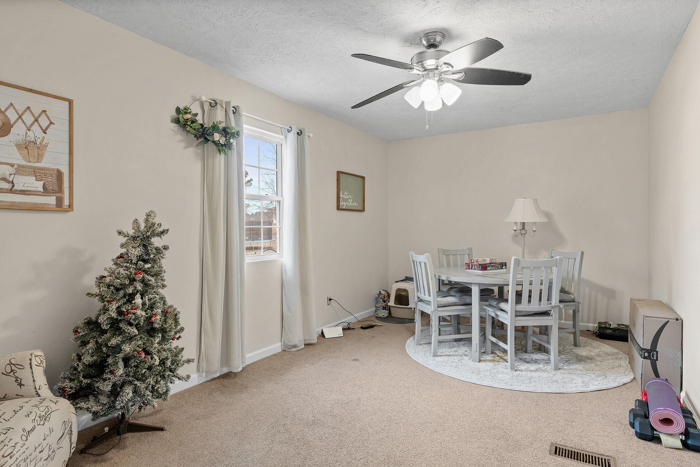 302 Rogers Ln