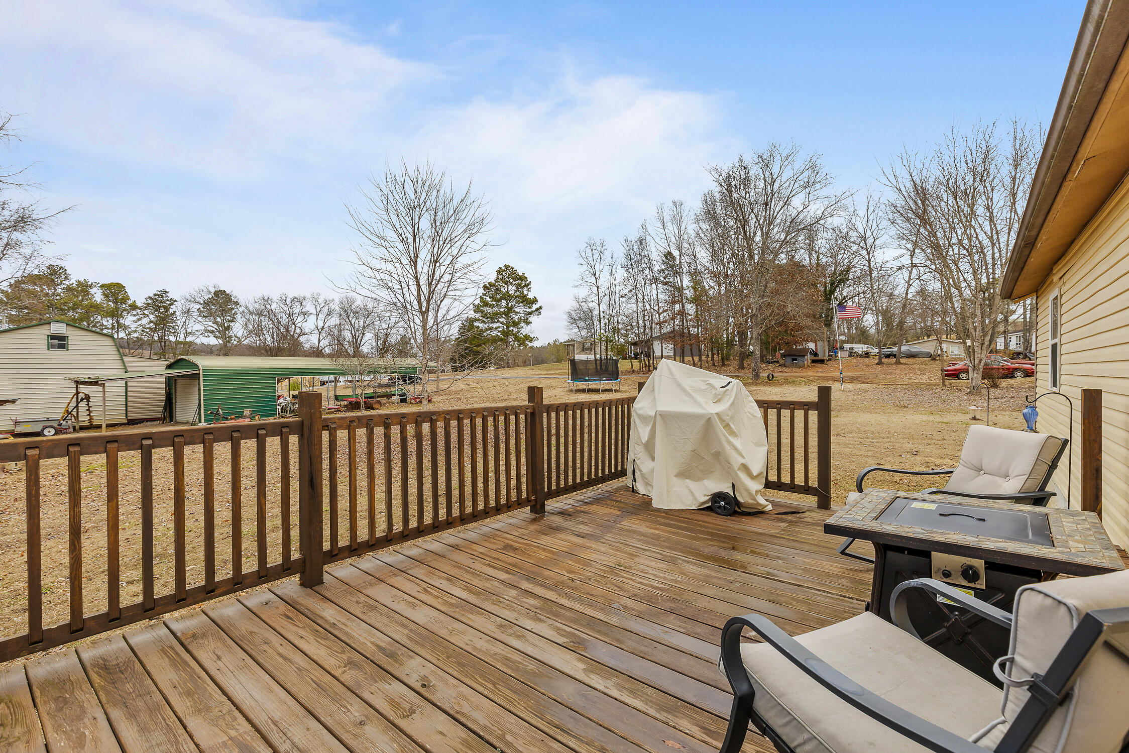302 Rogers Ln