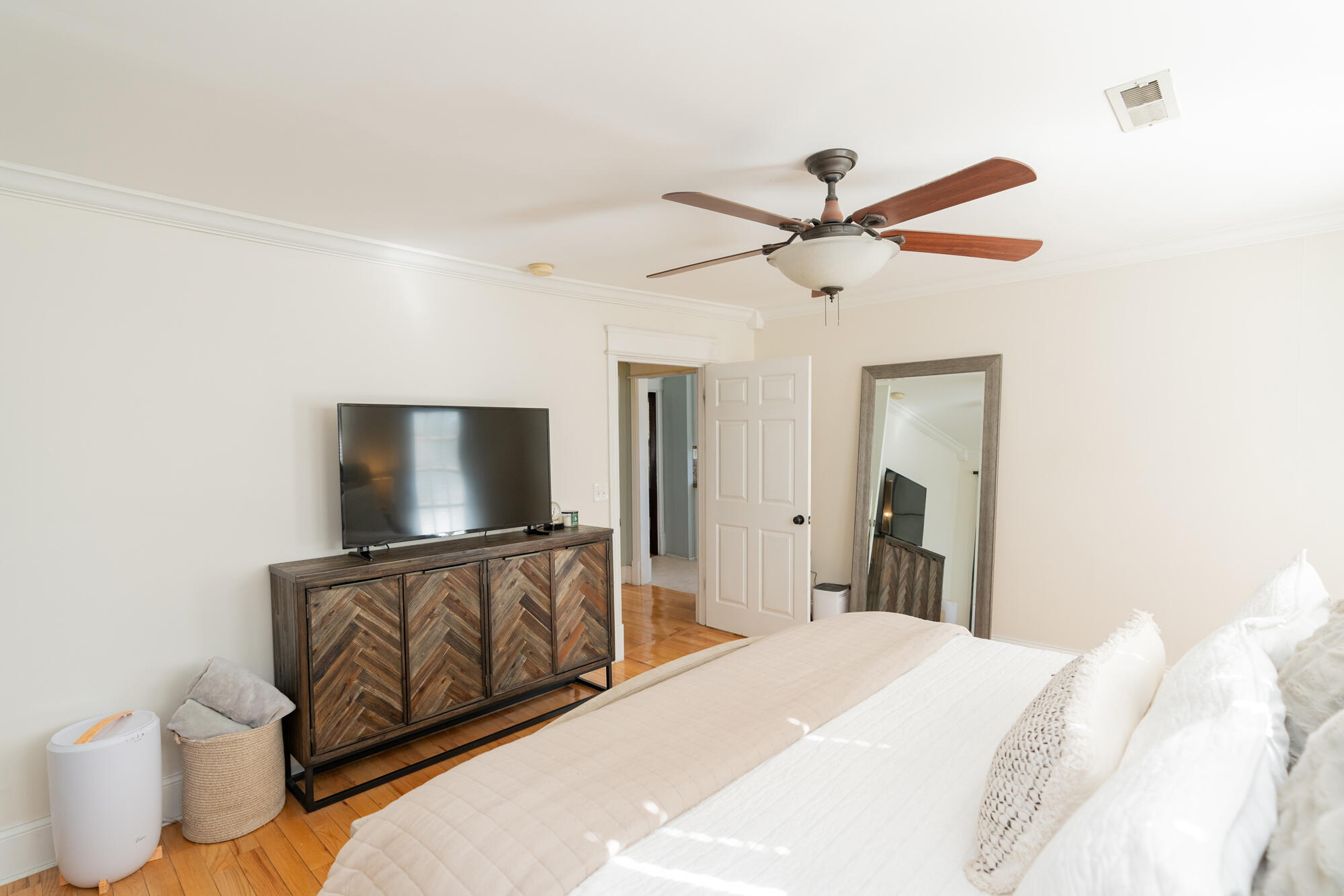 1616 E 14th Street