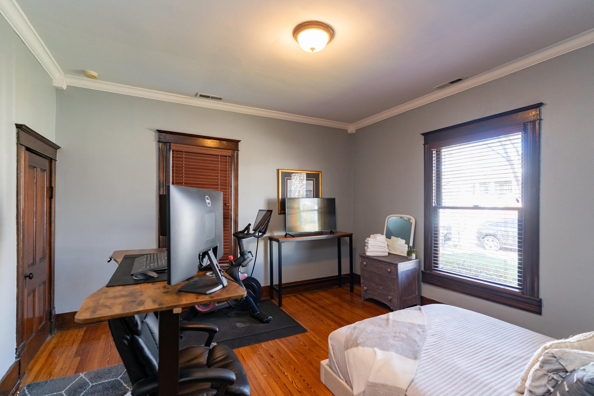 1616 E 14th Street