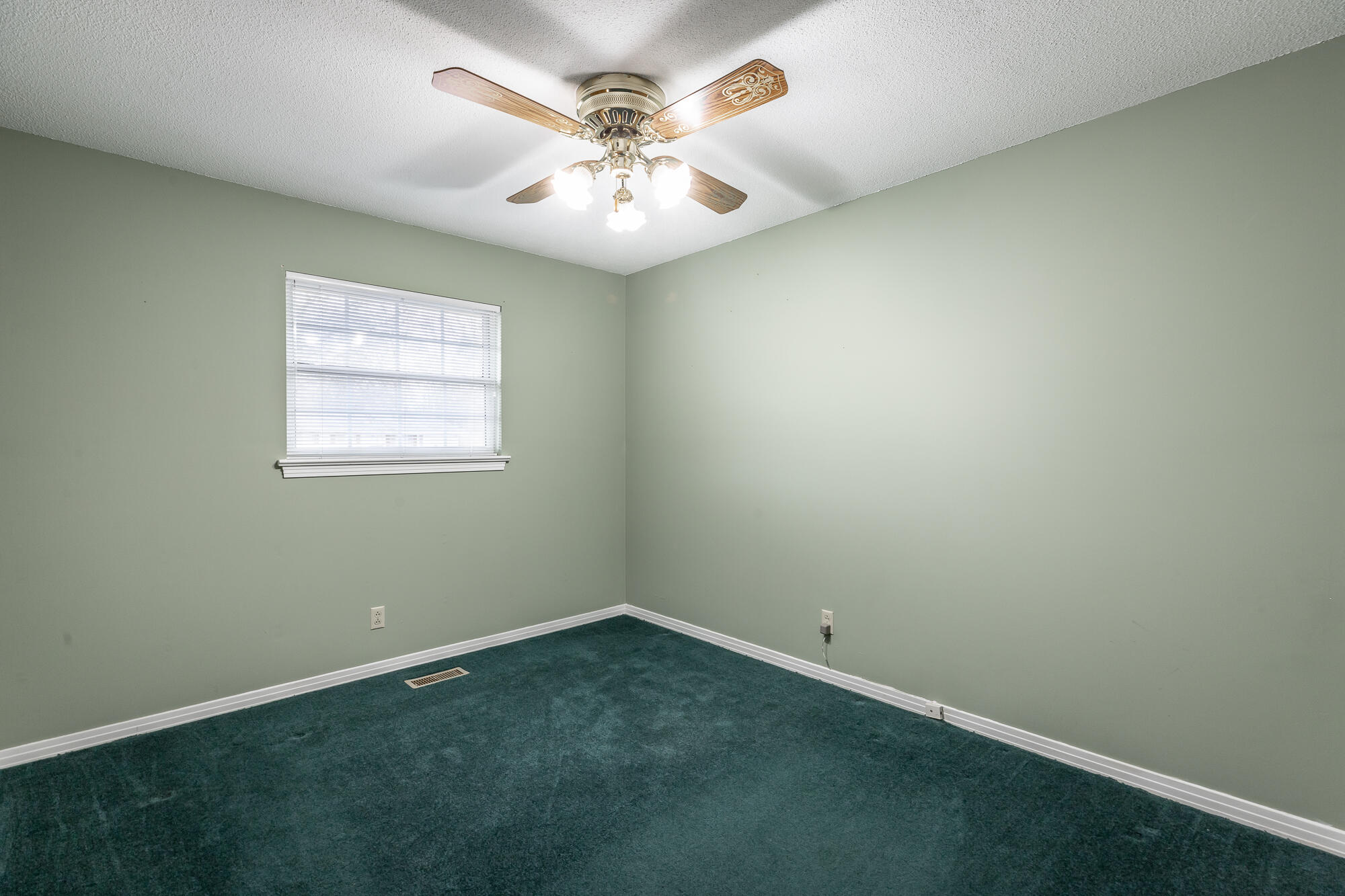 1363 Ridgefield Circle
