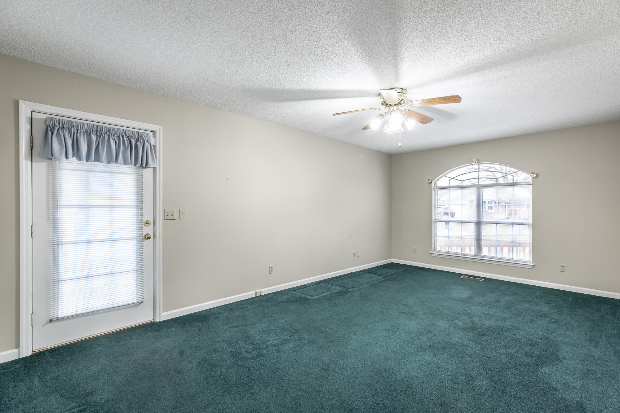 1363 Ridgefield Circle