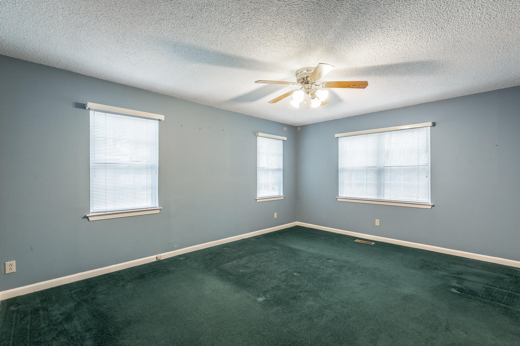1363 Ridgefield Circle