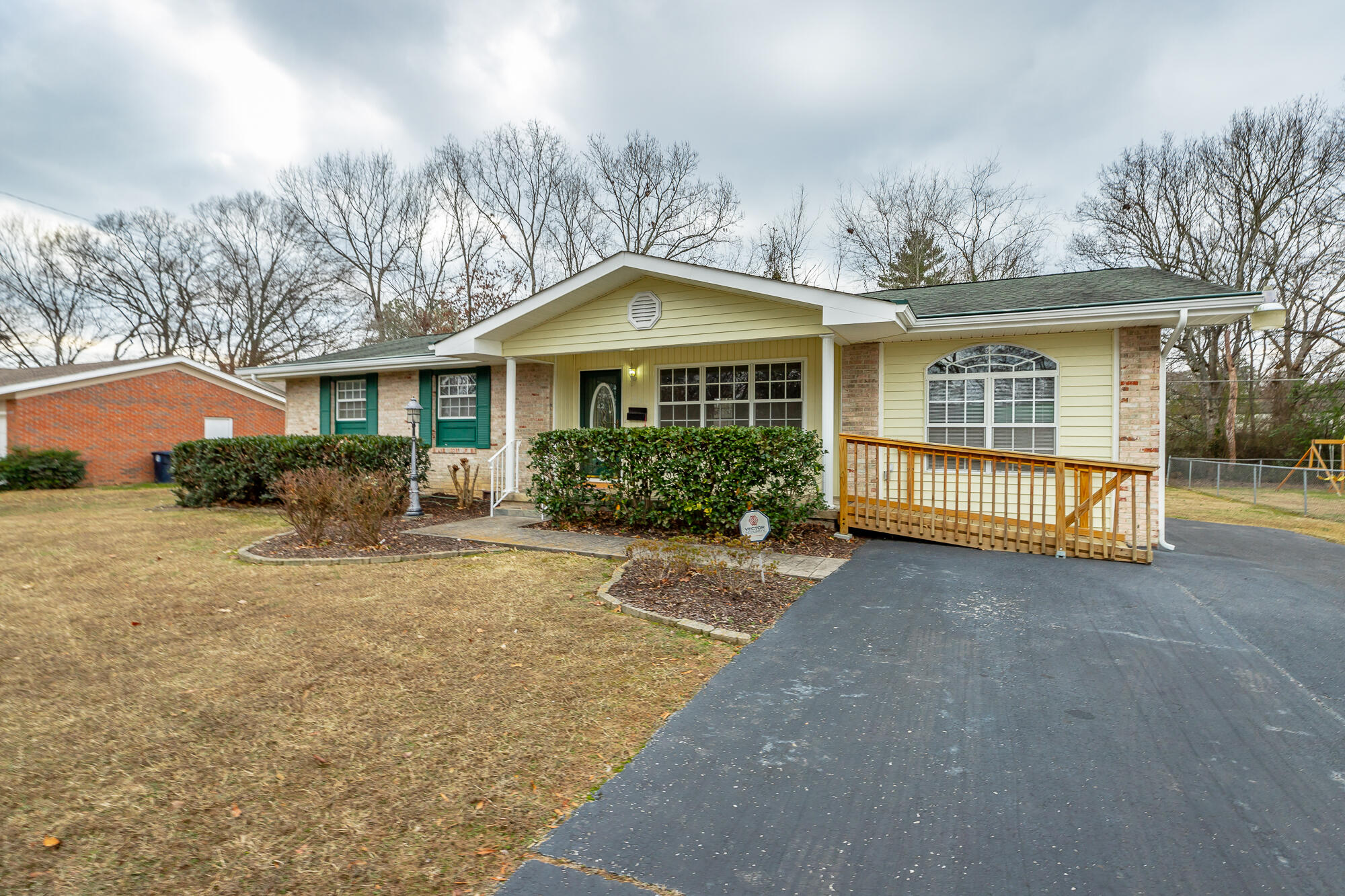 1363 Ridgefield Circle