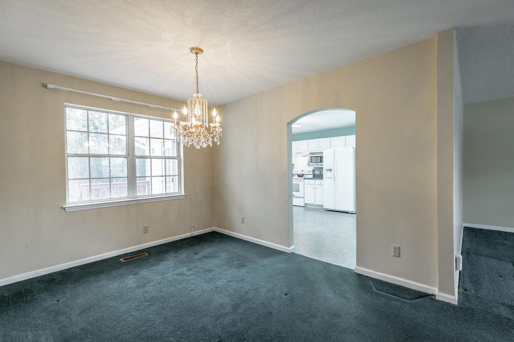 1363 Ridgefield Circle