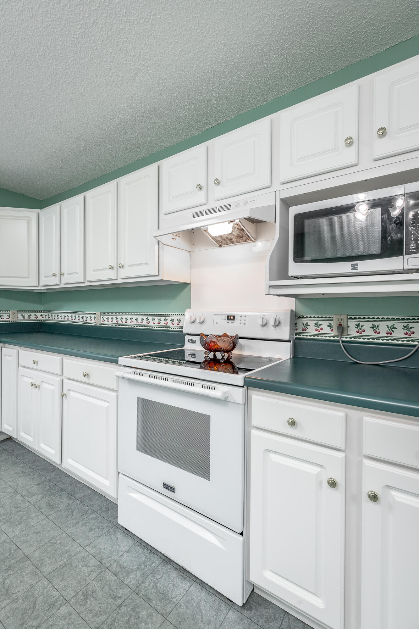 1363 Ridgefield Circle