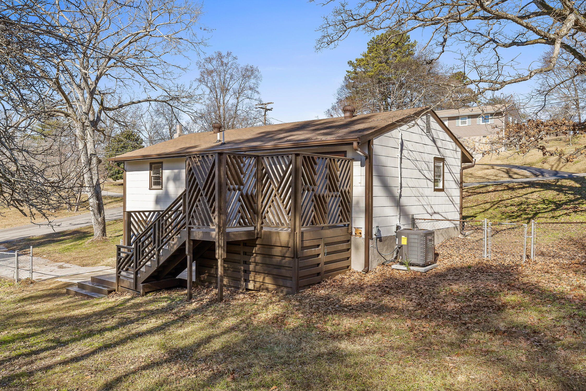 3802 Altamira Dr