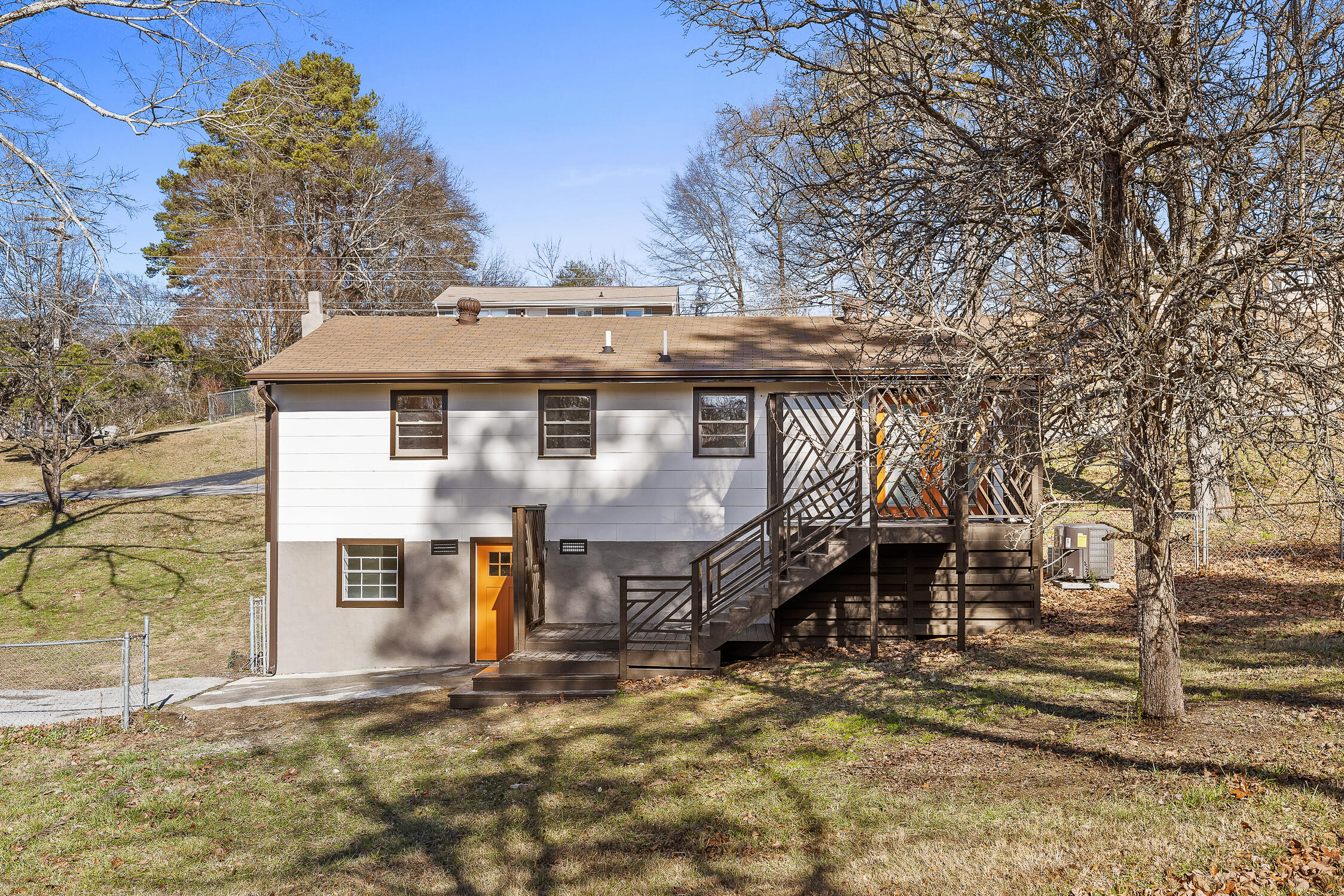 3802 Altamira Dr