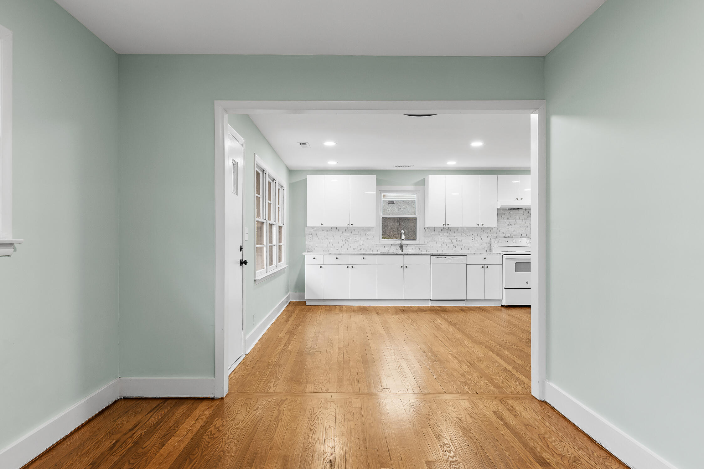 3802 Altamira Dr