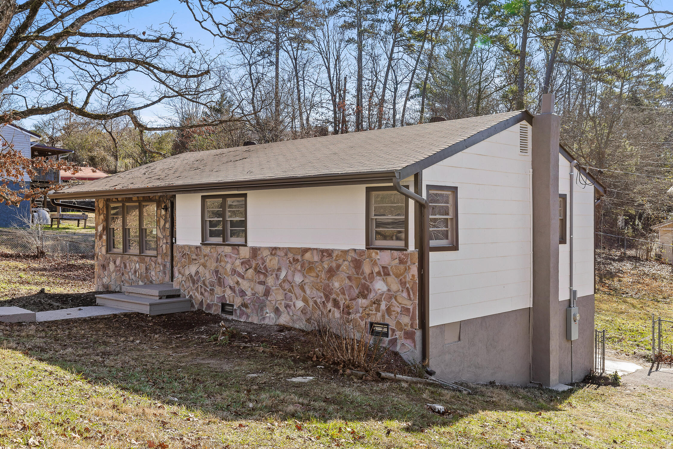 3802 Altamira Dr