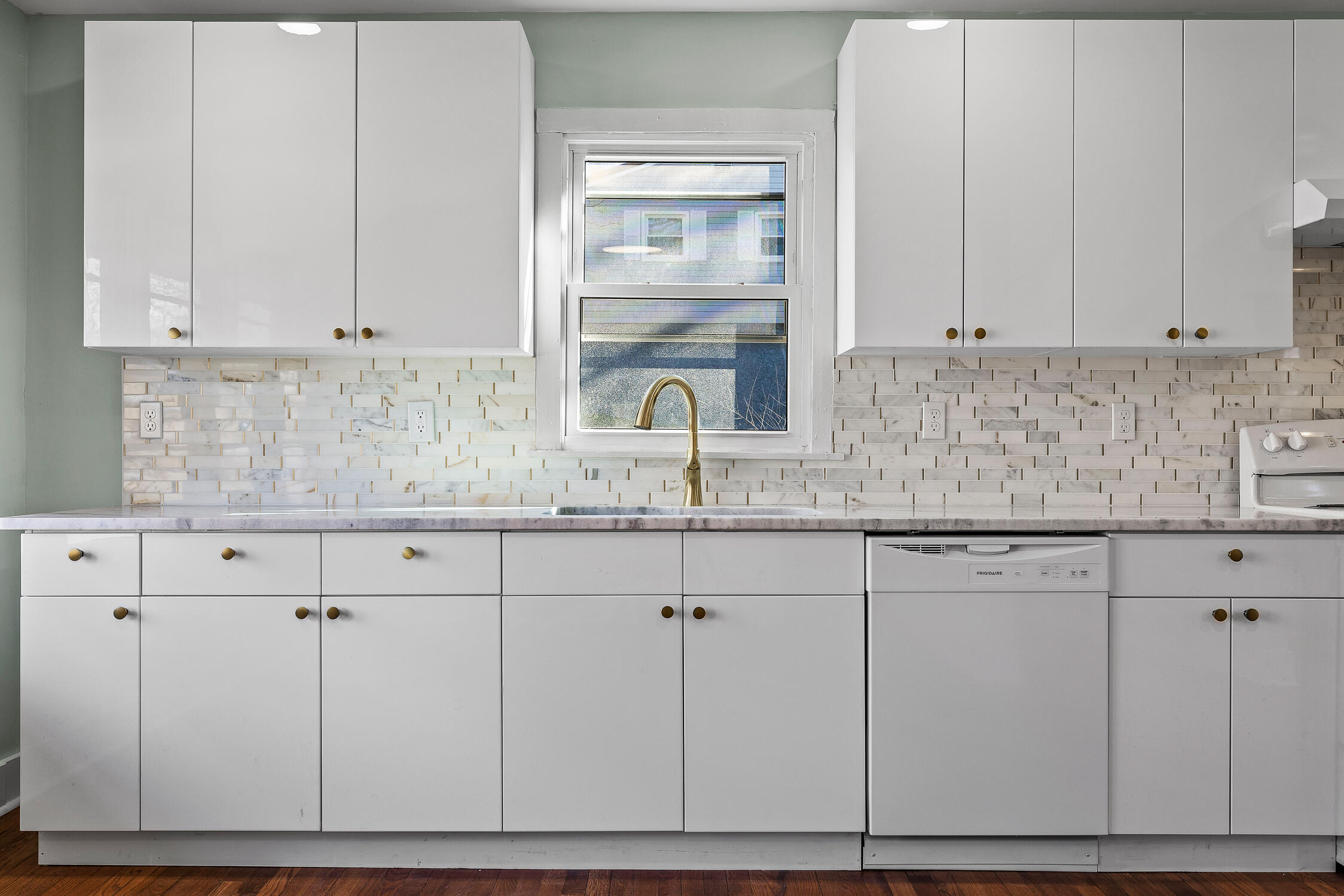 3802 Altamira Dr