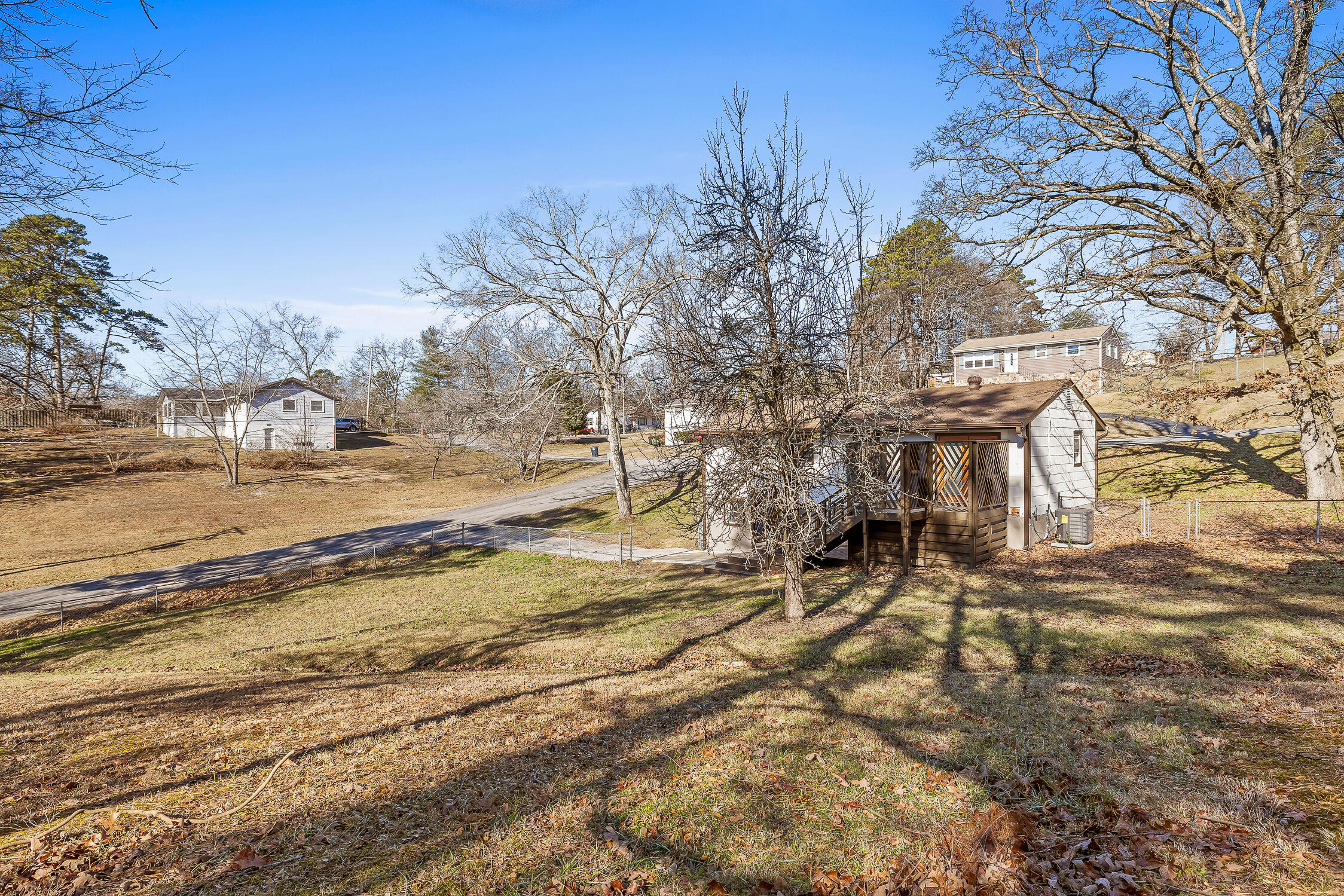 3802 Altamira Dr