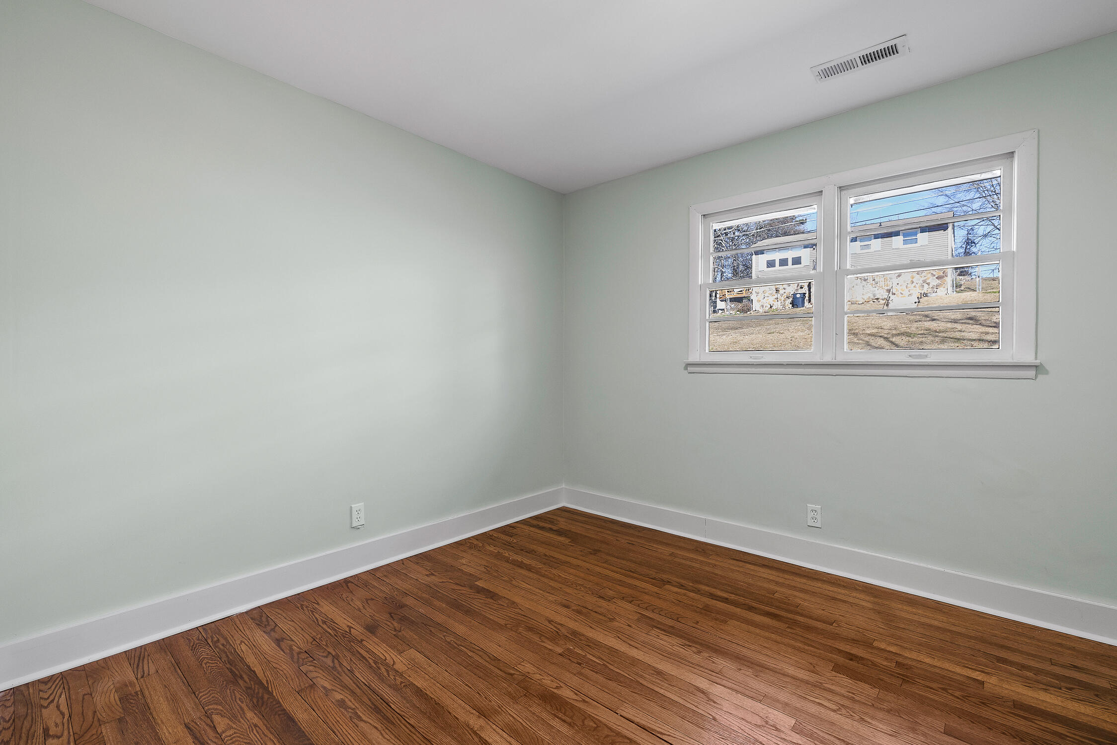 3802 Altamira Dr