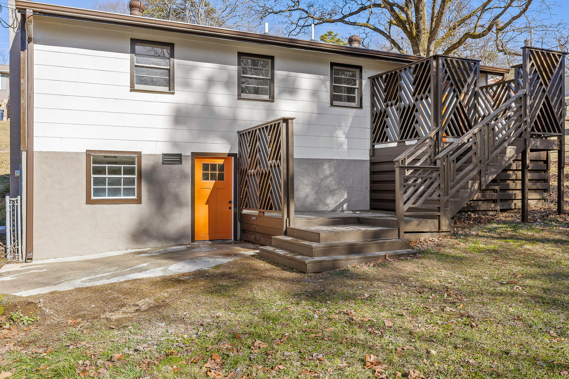 3802 Altamira Dr
