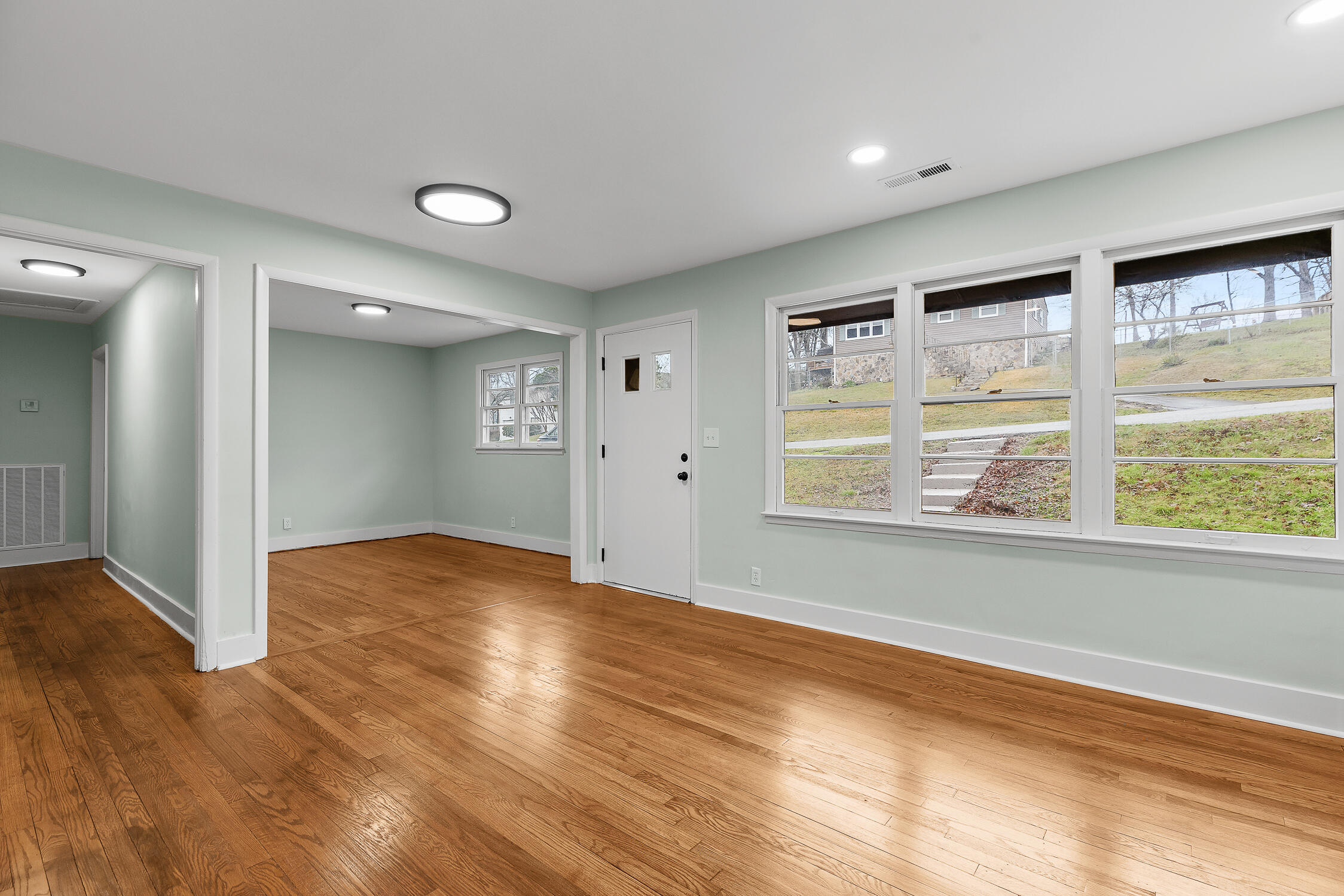 3802 Altamira Dr