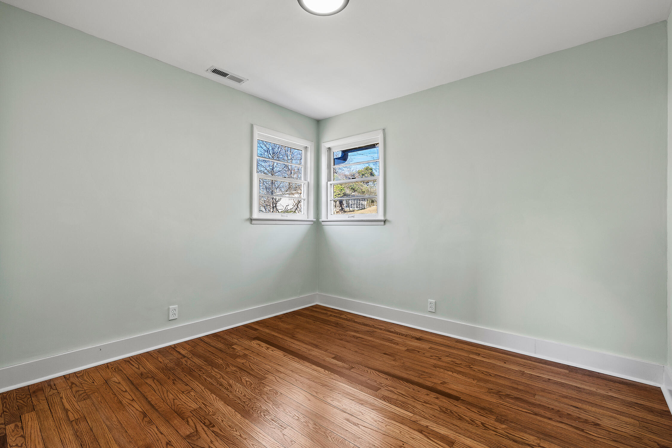 3802 Altamira Dr