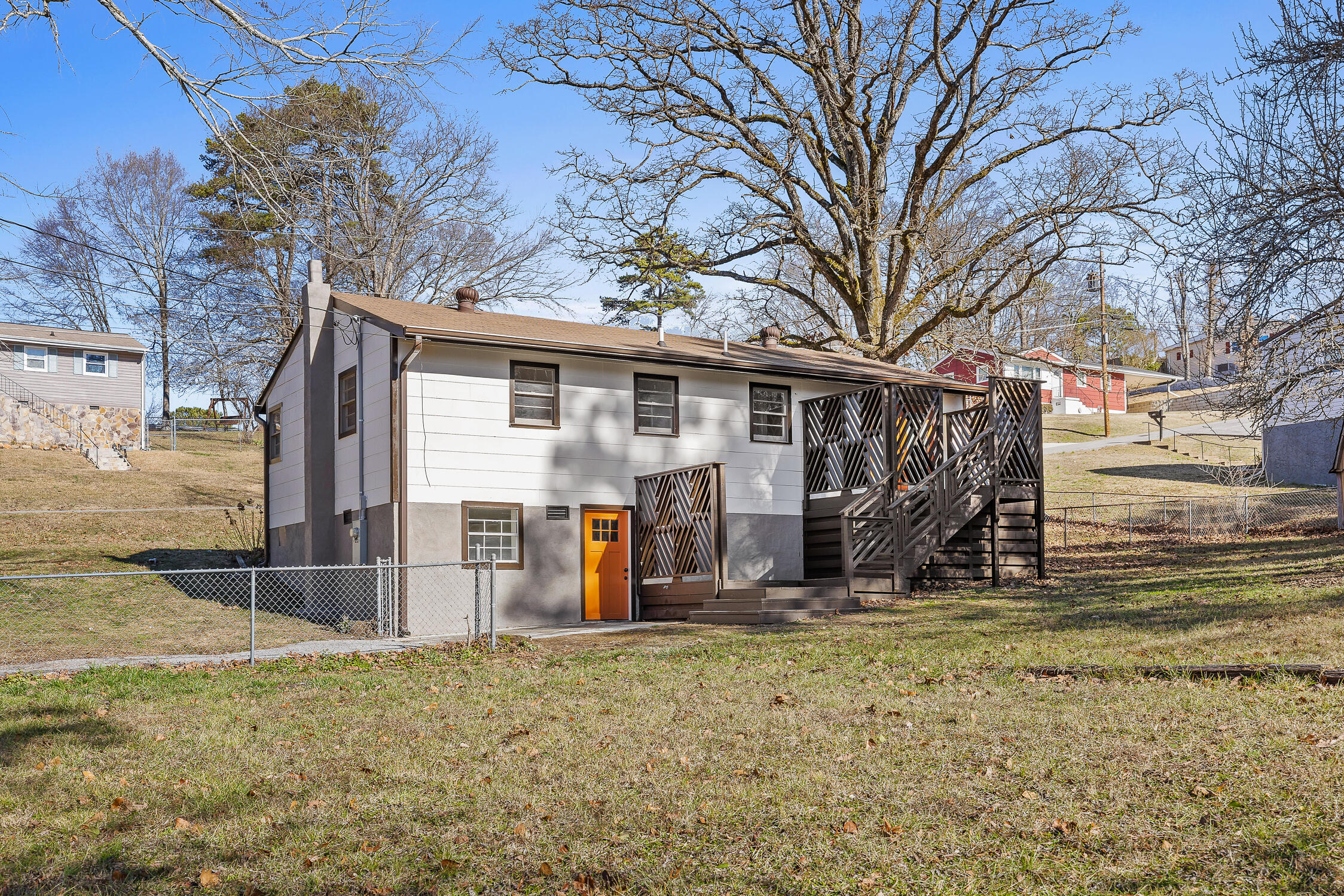 3802 Altamira Dr