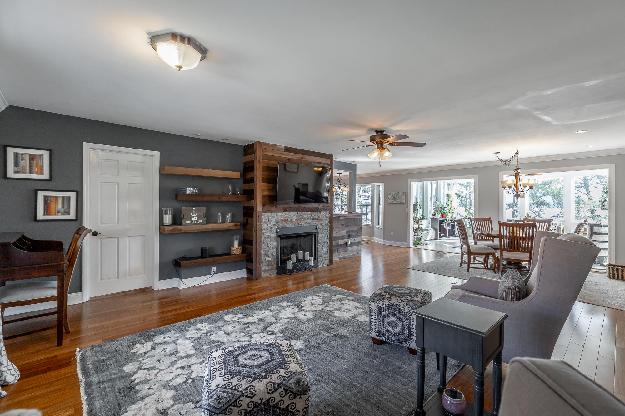 9856 Waterside Way