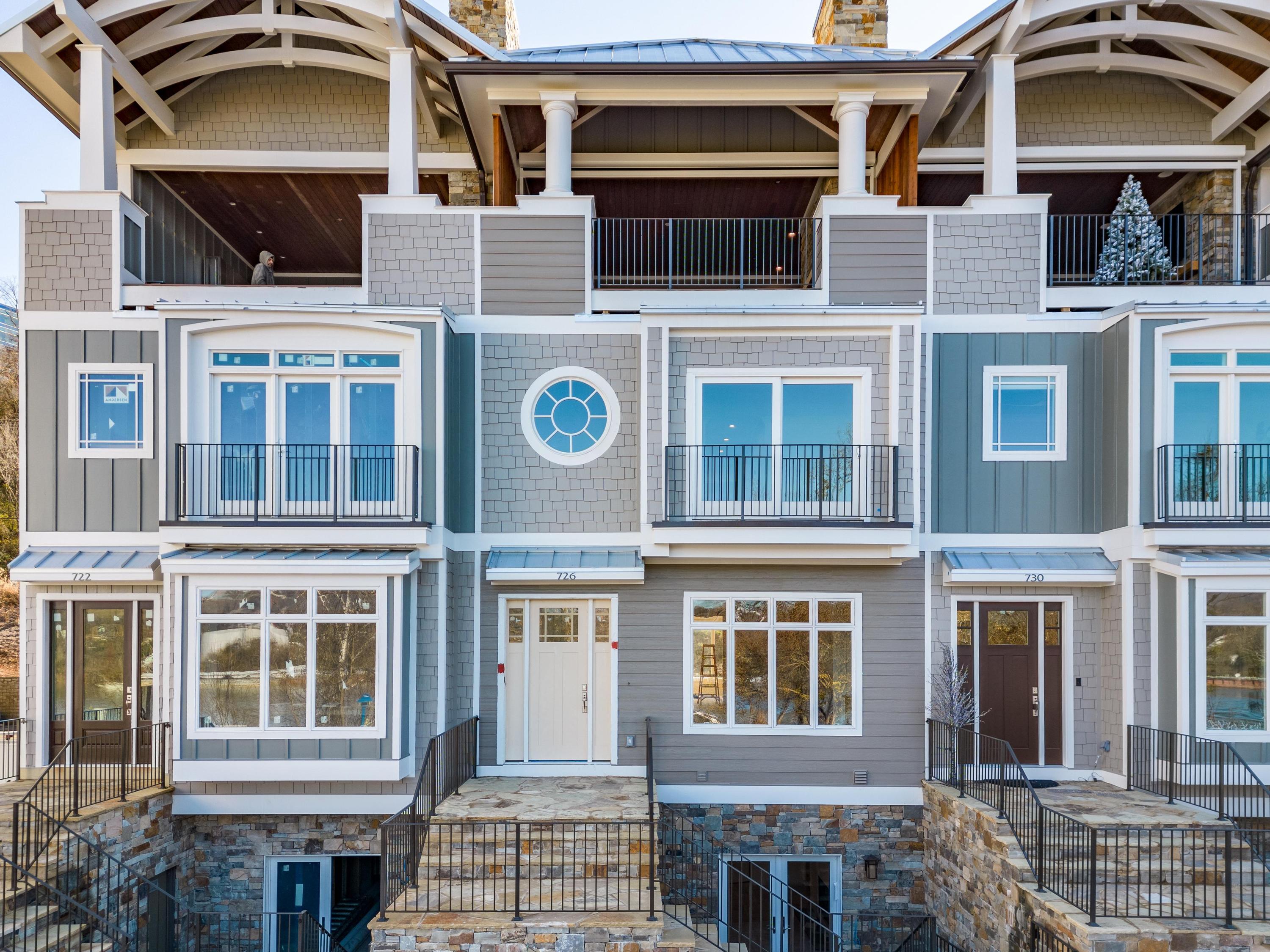 726 Latitude Circle, 21