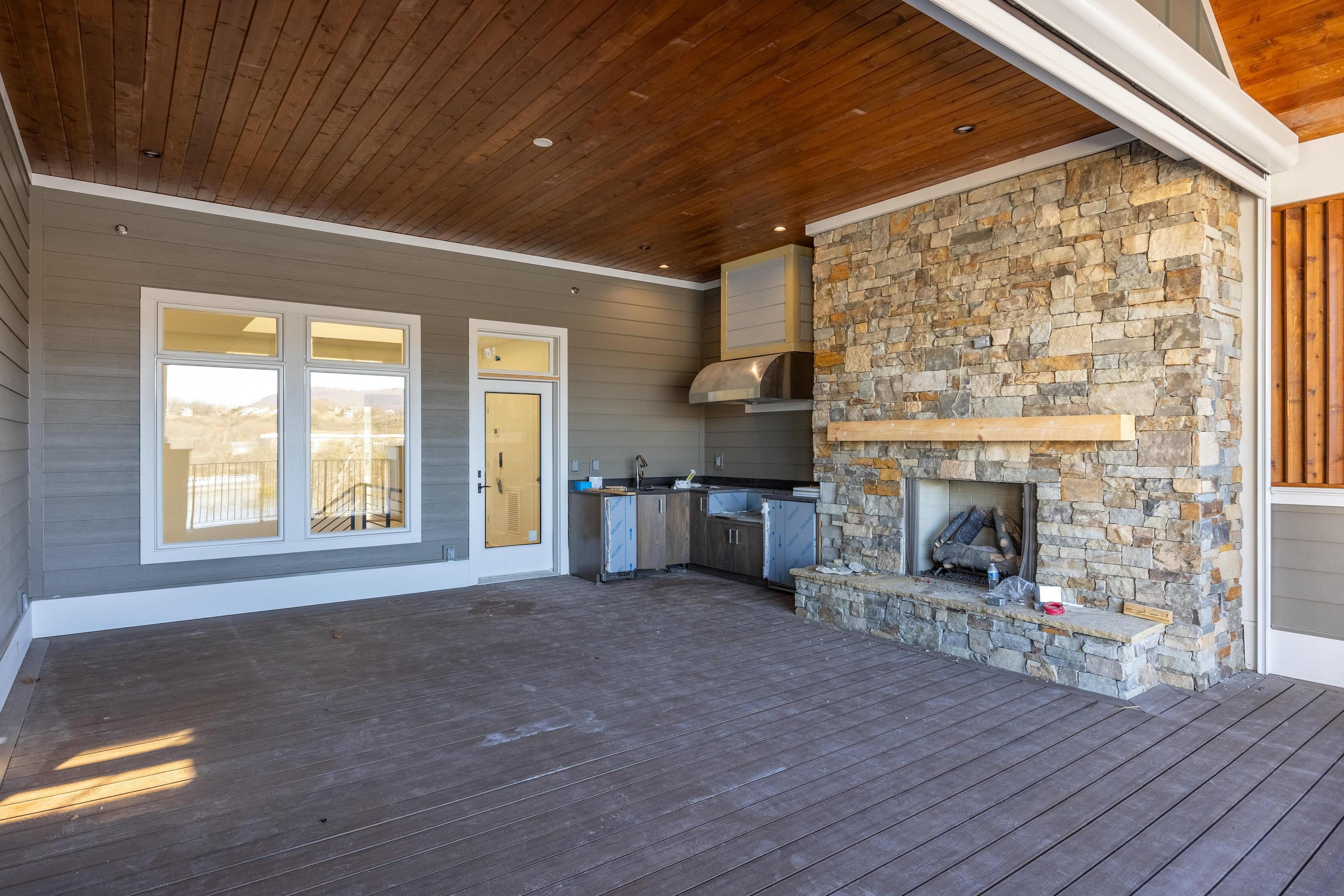 726 Latitude Circle, 21