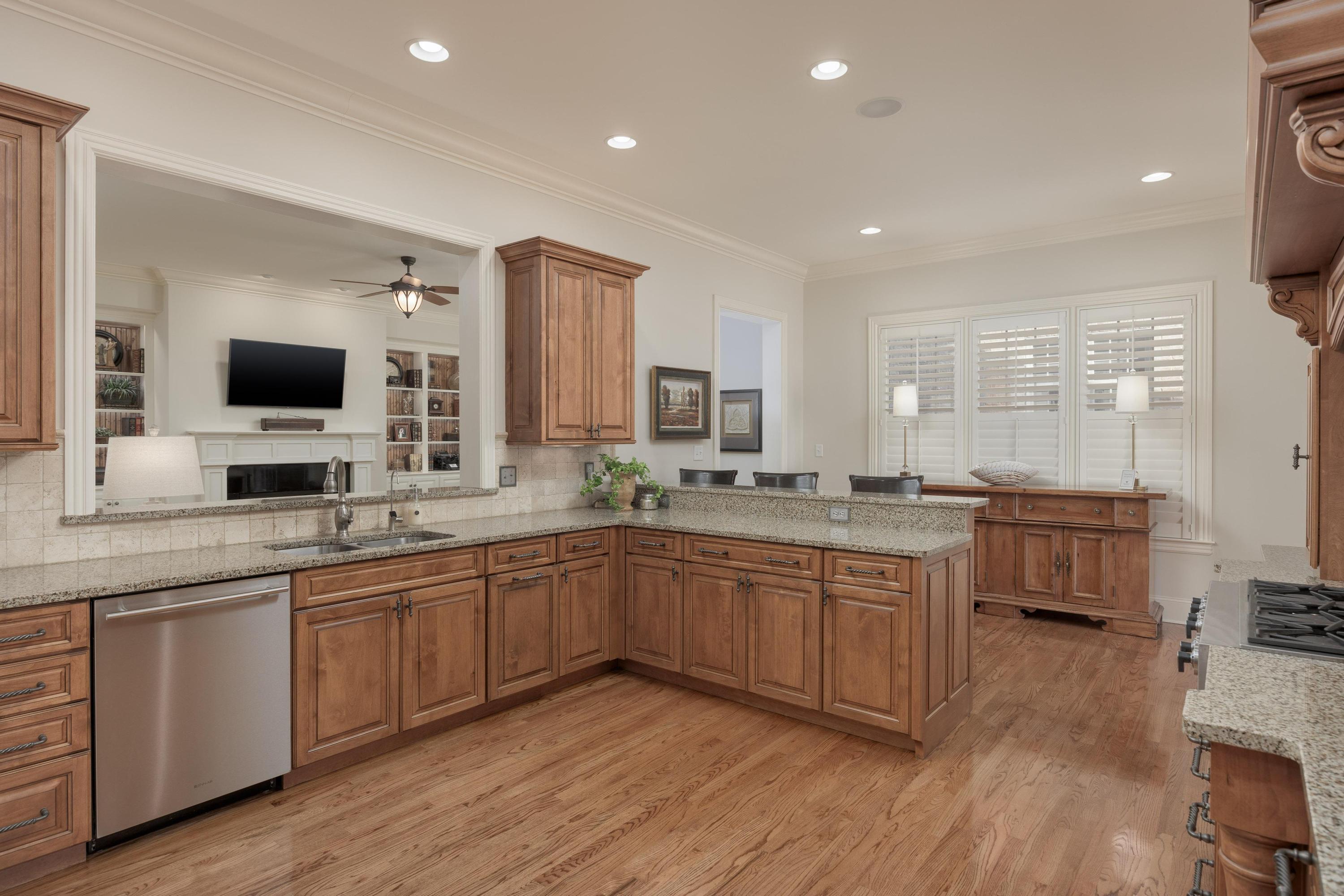 1247 Longholm Court