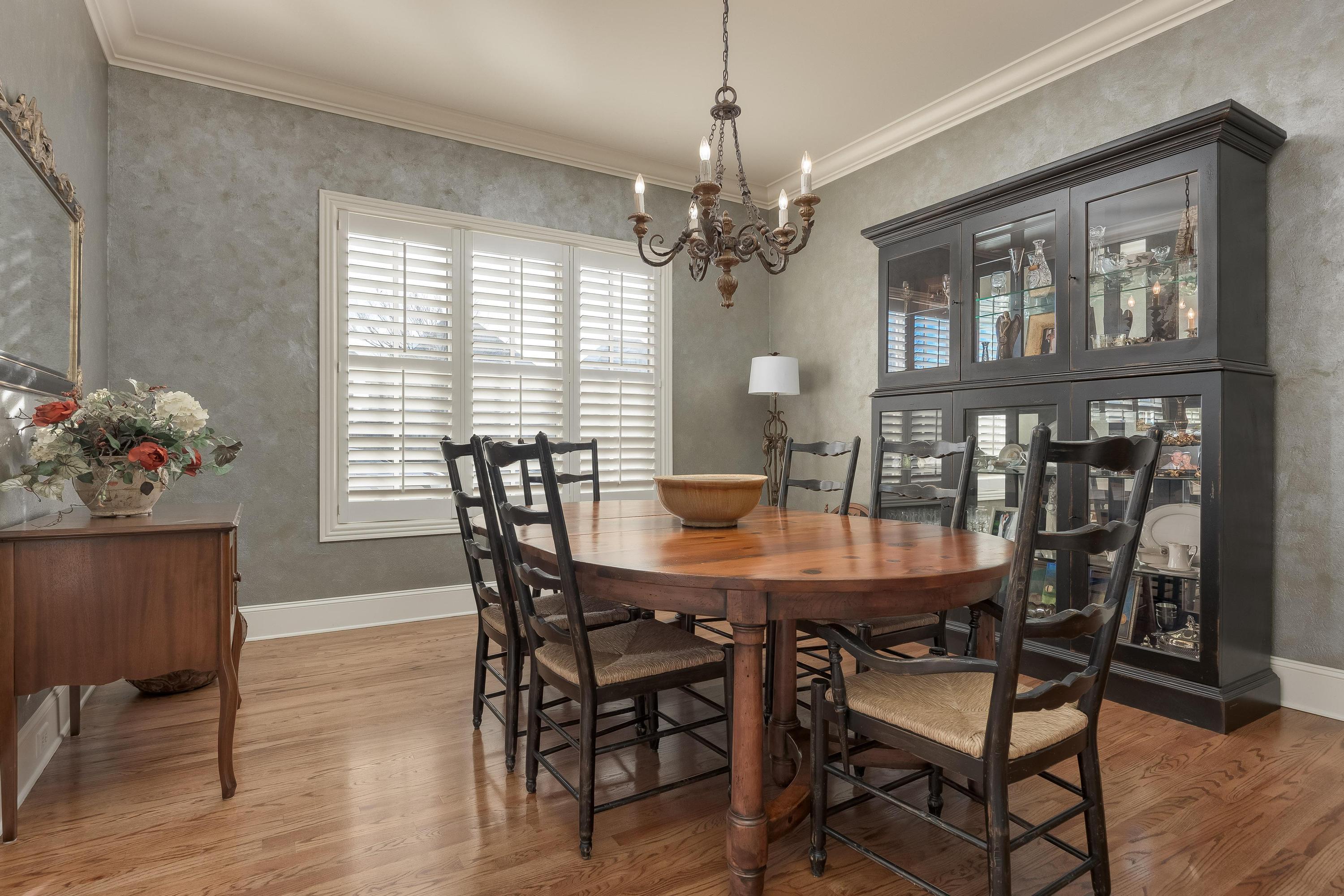 1247 Longholm Court