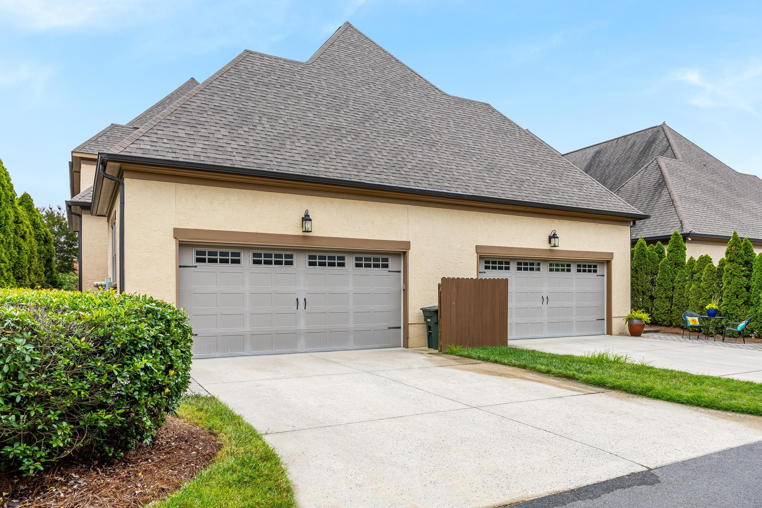 1247 Longholm Court